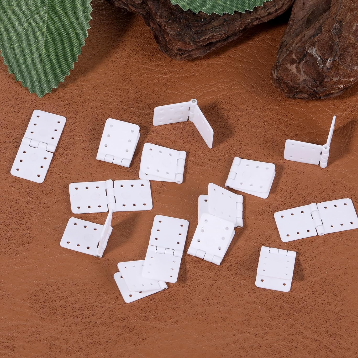 EupHHonycs 20 Pcs Nylon Hinges, Remote Control Aircraft Hinges RC Plane Parts for Fixing Nylon Small Hinges Fixed Wing Model Airplane Square Loose-Leaf