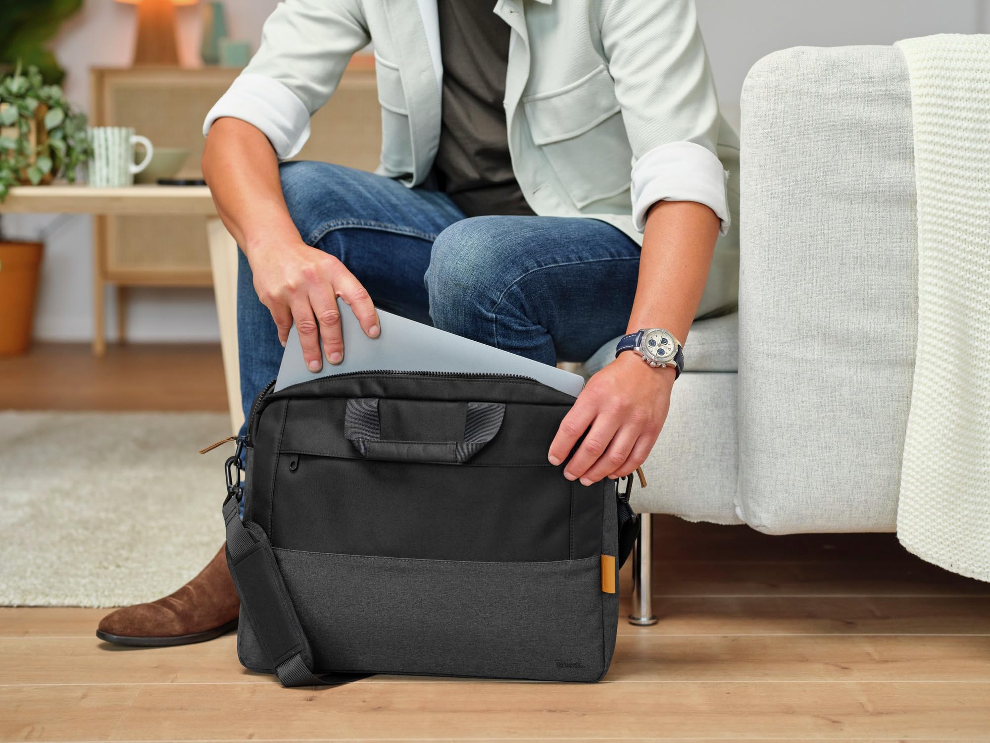 Trust Lisboa Sacoche pour Ordinateur Portable 16 Pouces, Noir