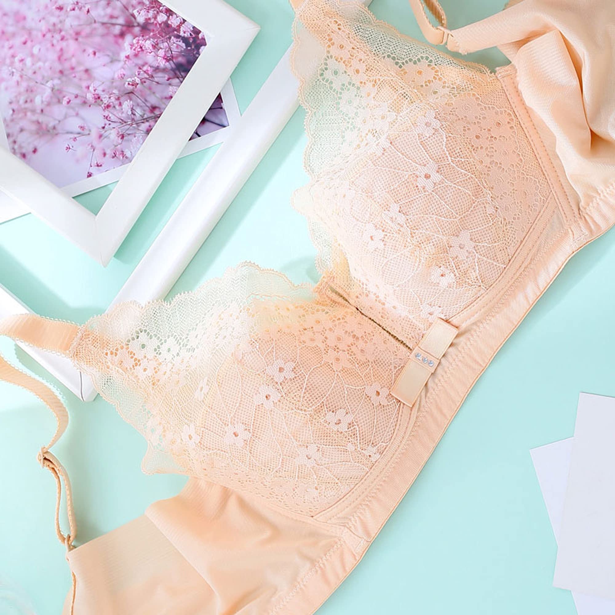 Conjunto de sujetador y bragas para mujer, cobertura completa, sujetadores sin cables, sin relleno, conjunto de lencería de encaje sexy de dos piezas (color : tono de piel, tamaño: 85E)