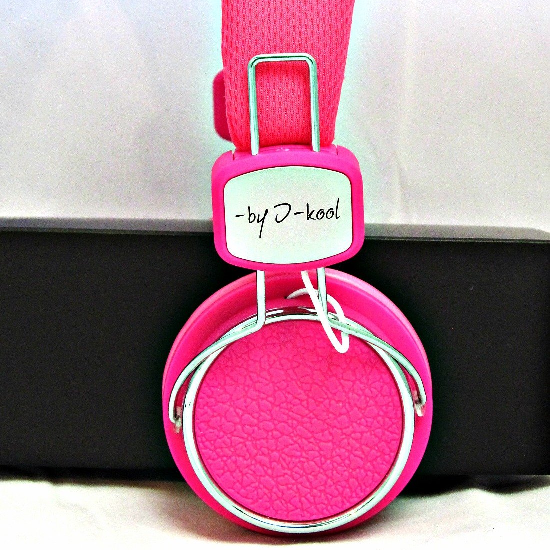 Amazon.com: Freeze Limited Edition I-kool Freeze Series Foldable Headphone  with Swivel Function (Rose) : Electronics