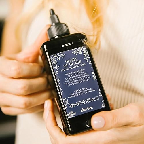 Miniatura 4 de Davines Heart of Glass Instant Bonding Glow, suero de brillo reforzante, tratamiento ligero para cabello rubio y teñido, 10.14 onzas líquidas
