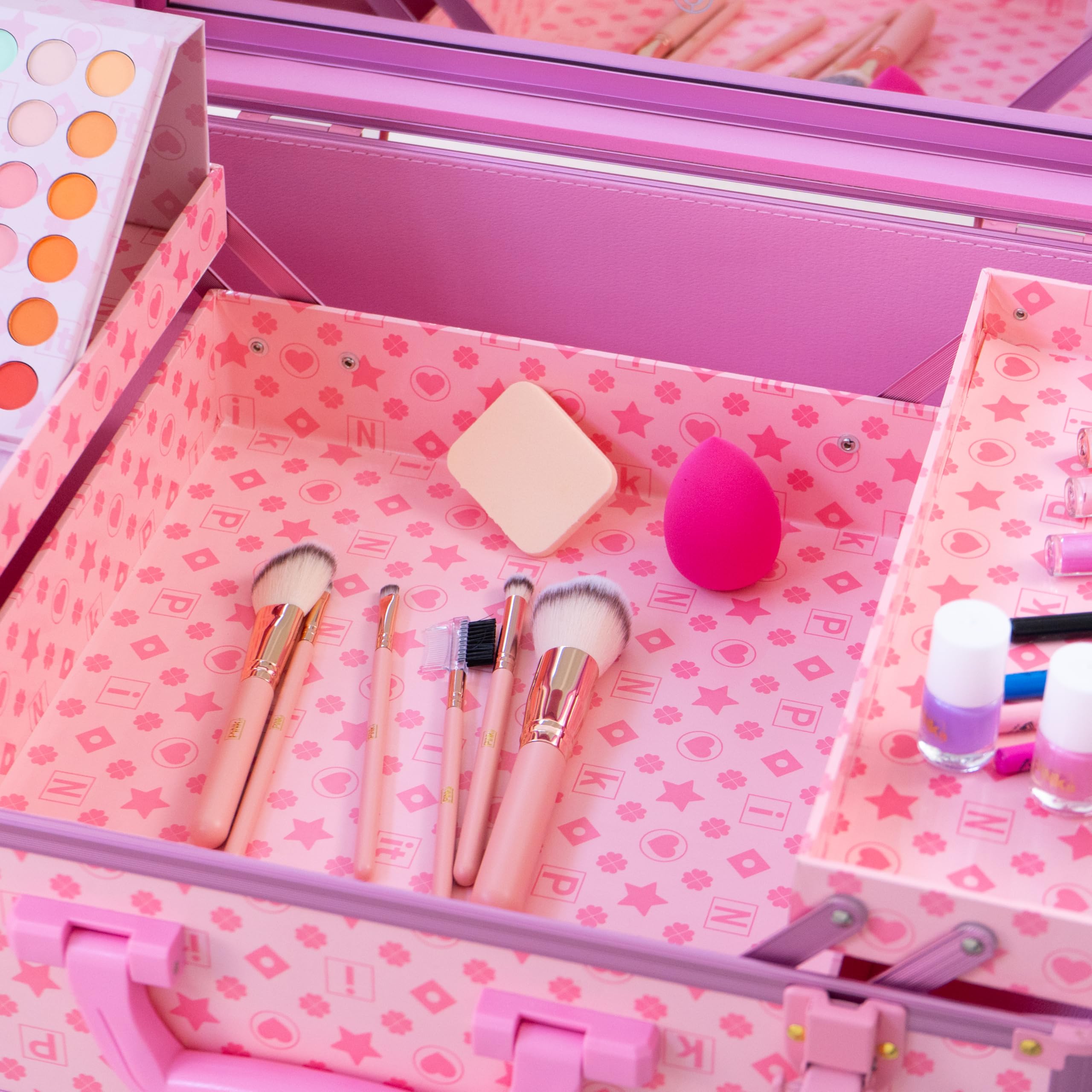 Nice Group - PINKIT Station Make Up Designer, 1 Valigia con Kit Trucchi, Pennelli e Specchio