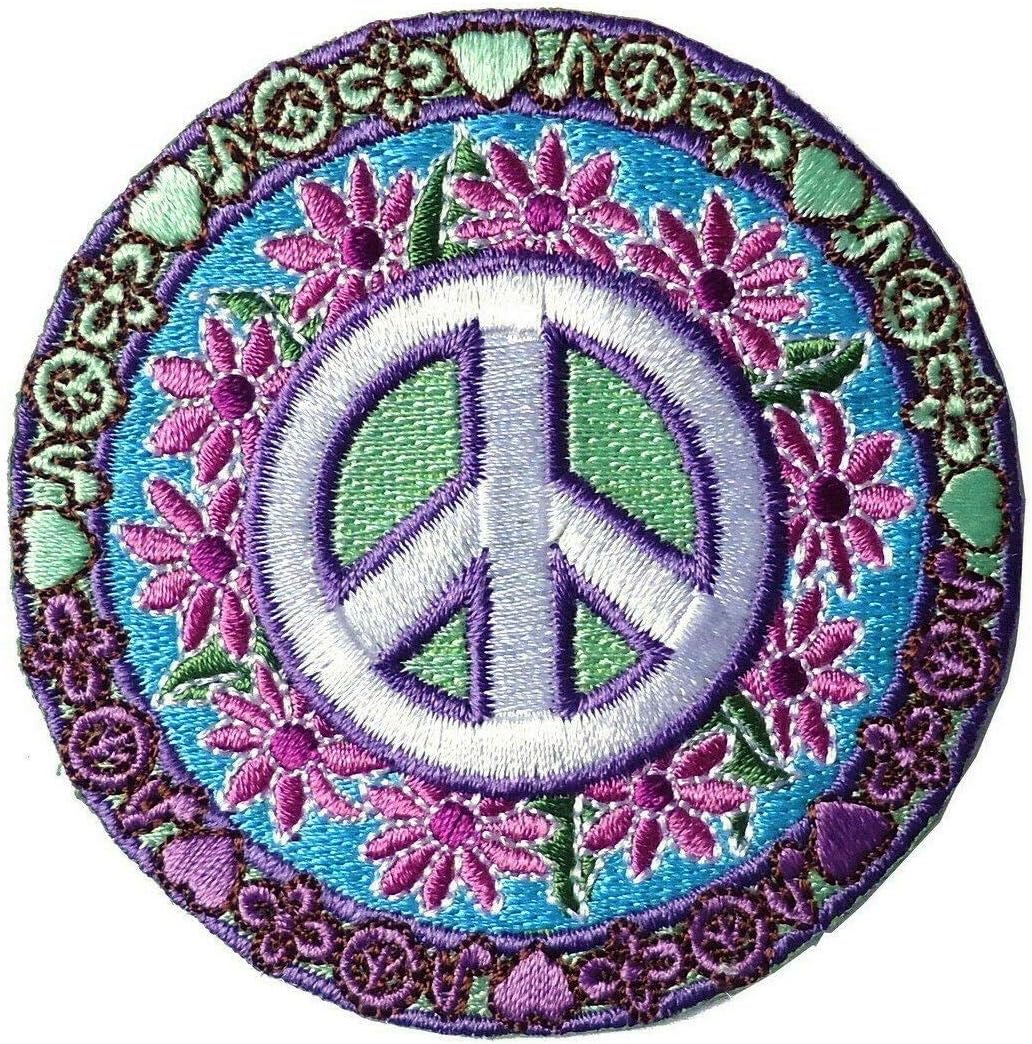 Hippy Print With A Peace Sign Quote Make Love Not War. Nostalgic Sticker Design In The Style Of 1960s, 1970s. 14213112 Vector Art At - Foto 4