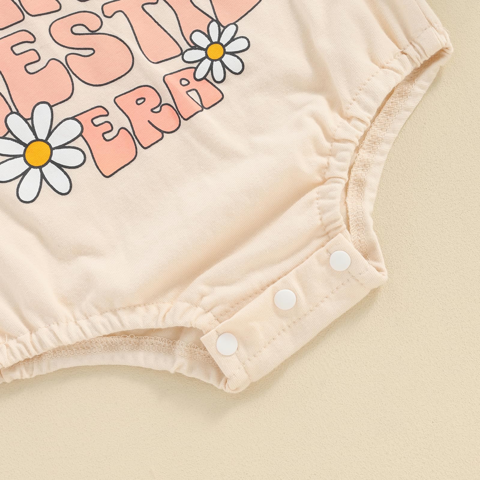 Mameluco de manga corta para bebé recién nacida con diseño de margaritas y margaritas en la era de mi mamá, Beige, 3-6 Months