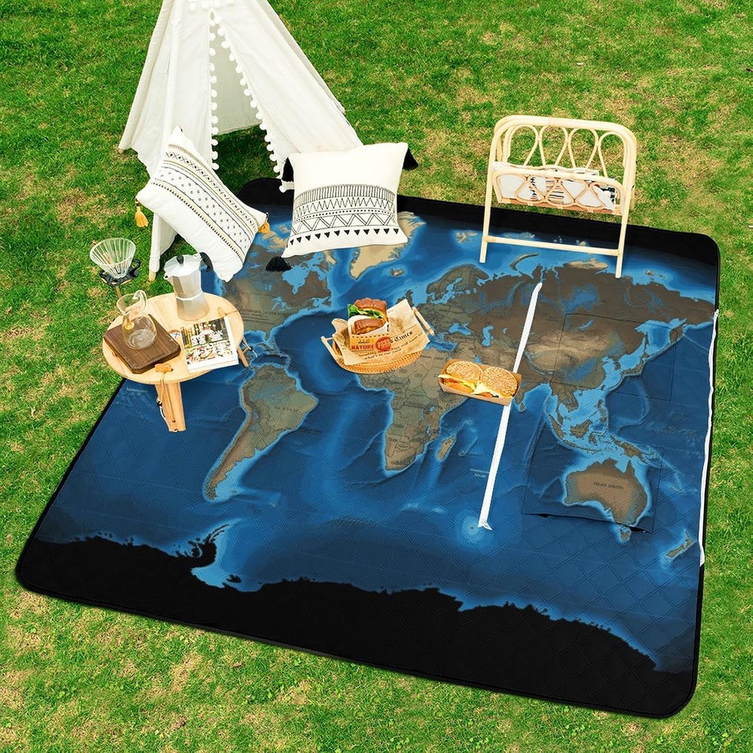 World Map Picnic Blanket 150x150cm, Foldable 2-in-1 Picnic Mat and Tote Bag Portable Waterproof Beach Mat Sandproof Outdoor Blanket for Park, Hiking, Beach, Camping, Travel