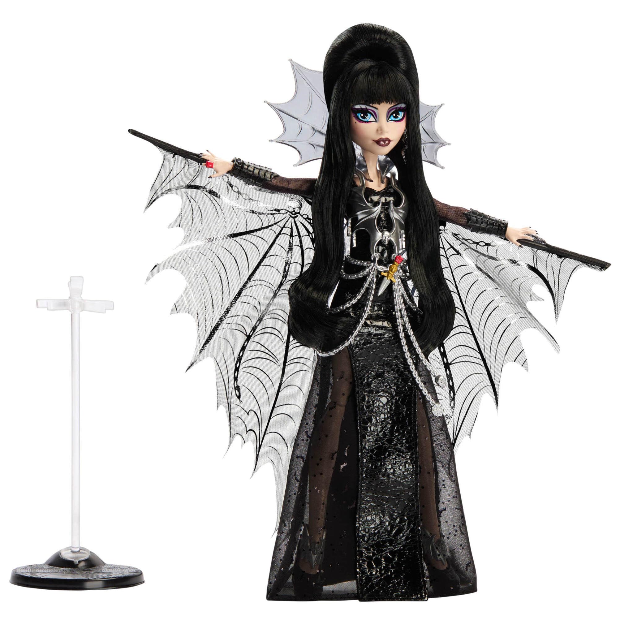 Monster High Elvira, Reina de Las tinieblas Muñeca Coleccionable con un Vestido de Cuero sintético Negro, una Capa Plateada con alas de murciélago y Accesorios de Lujo, HYV99 | Elvira en vestido negro de piel sintética con capa de murciélago plateado y ac