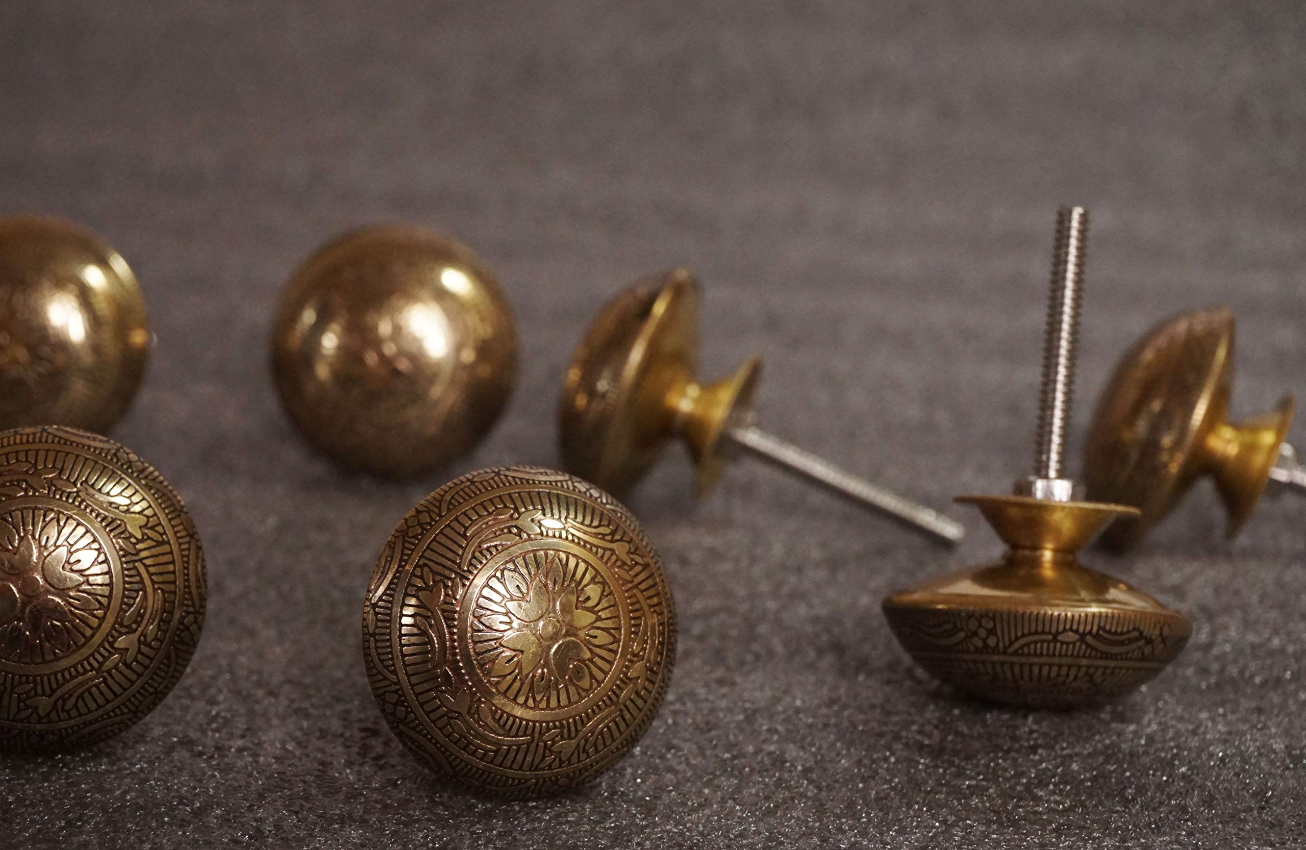 Ariko Decor -Set of 8 x Artisan Brass Drawer Knobs, Vintage Style Cabinet Pull Cupboard Door Knob Handle (BK-Milan) 1
