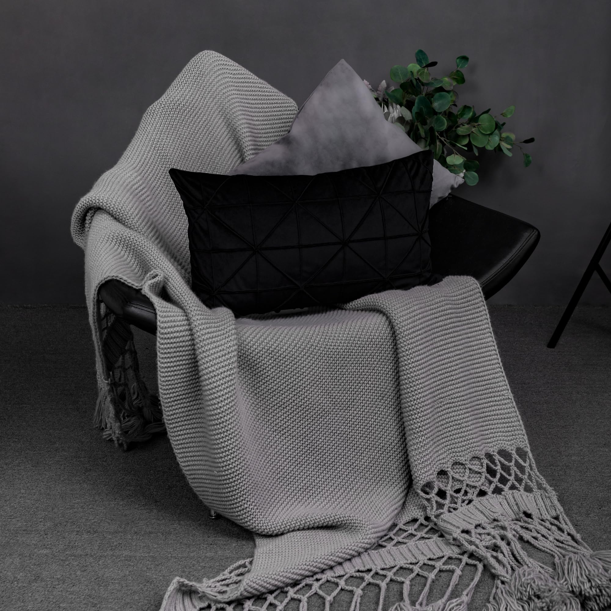 Amazon.com: JWH Velvet Pillow Covers Decorative Line Throw Pillow