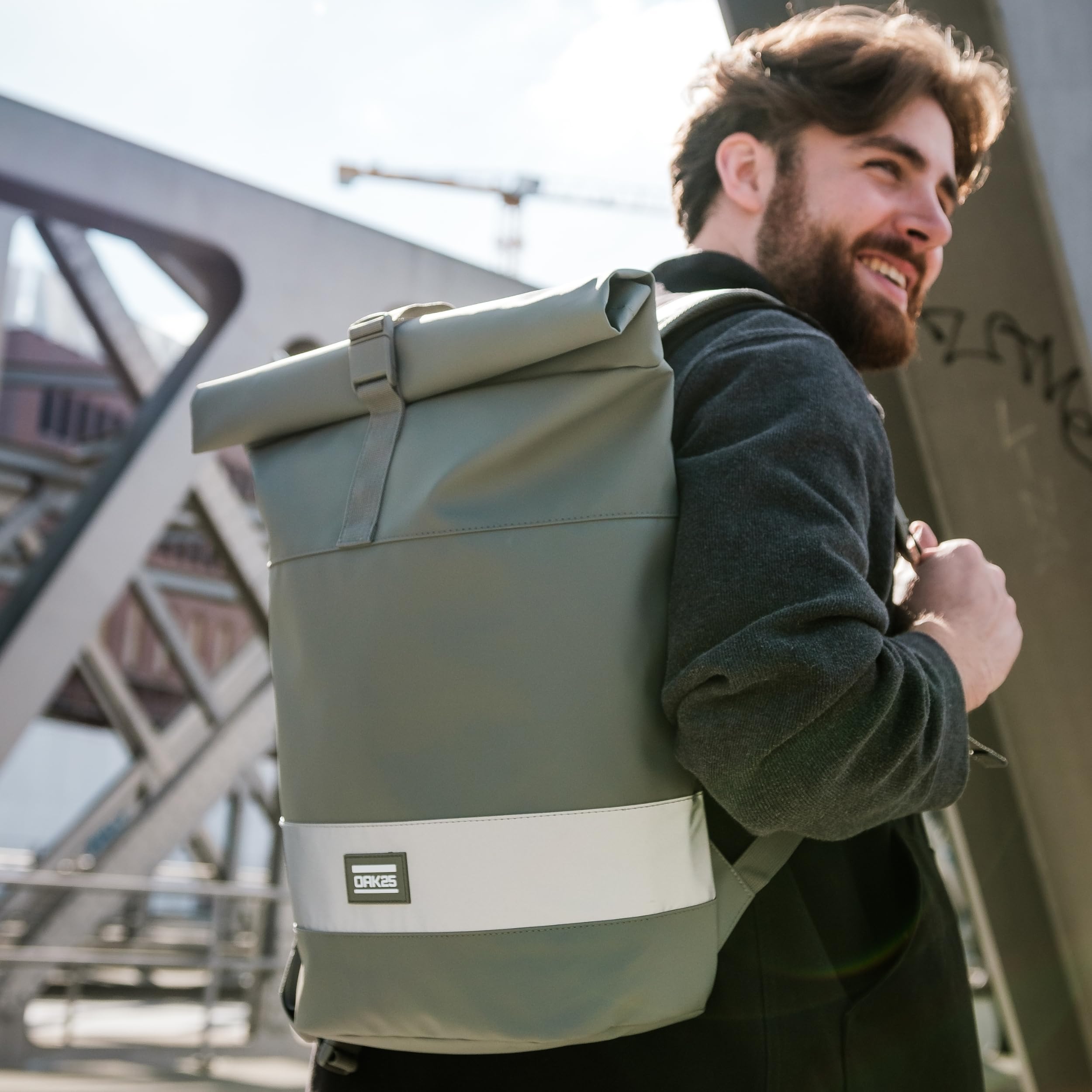 OAK25 Plecak damski i męski – Everday Rolltop – odblaskowy plecak rowerowy – wysoka widoczność i bezpieczeństwo – plecak rowerowy z kieszenią na laptopa – odporny na działanie wody