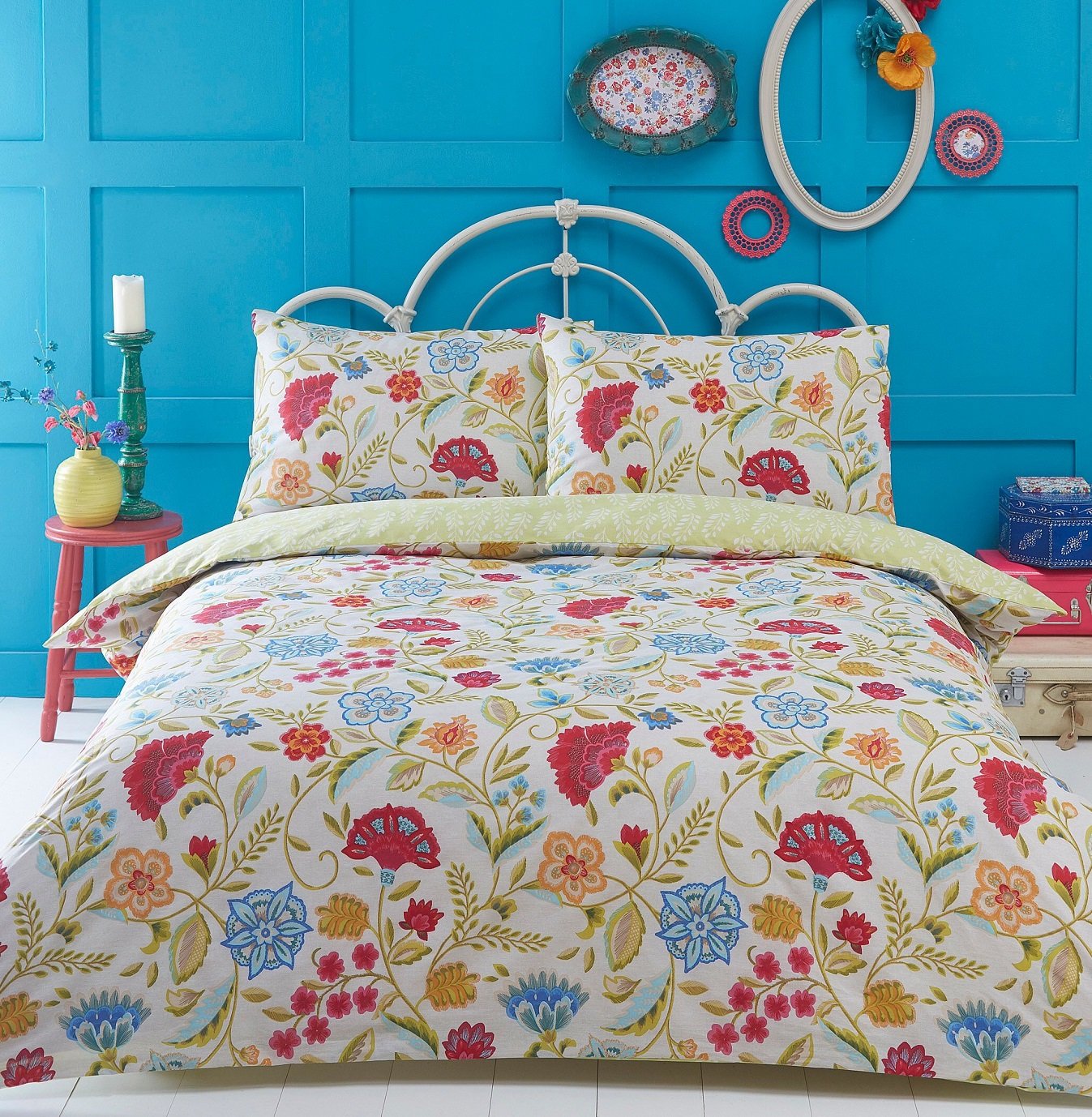 Irvine King Size Duvet Cover and 2 Pillowcases Set Bedding, Bed Set, Cream, Blue, Red, Floral, Retro, Cream - Image 2