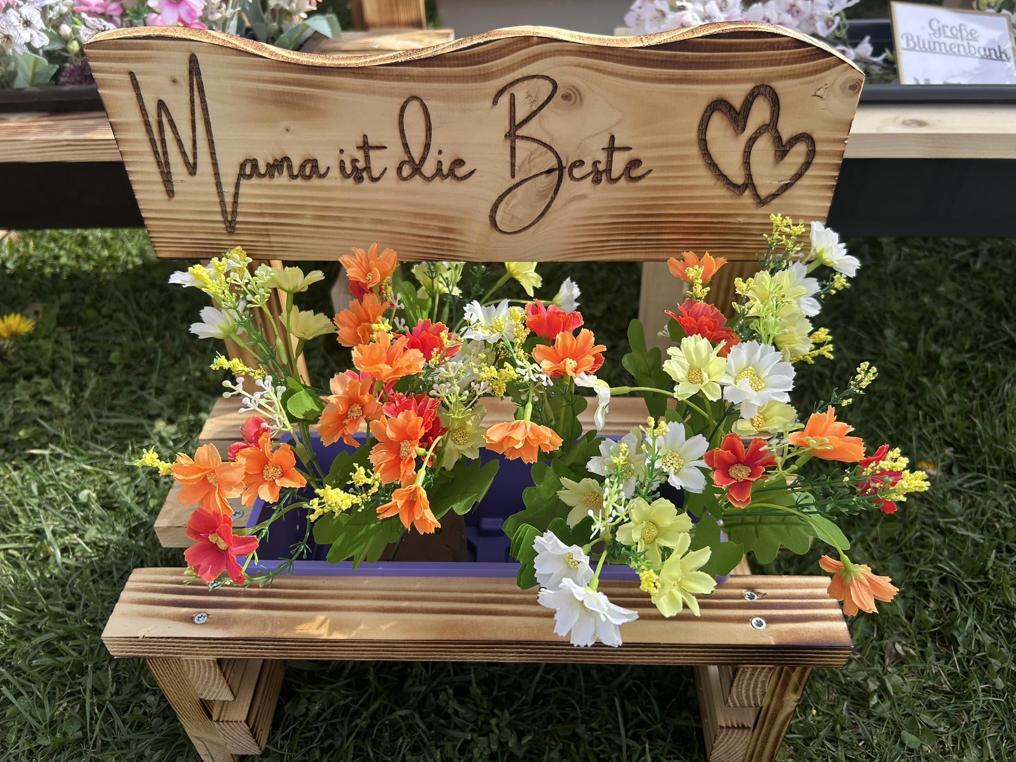 Generisch Kleine Blumenbank aus Holz mit Wunschgravur – Rustikale Pflanzenbank für Innen & Außen – Geschenkidee - Deko für Blumen personalisiert - Outdoor Garten Geschenk Oma Mama Muttertag Hochzeit