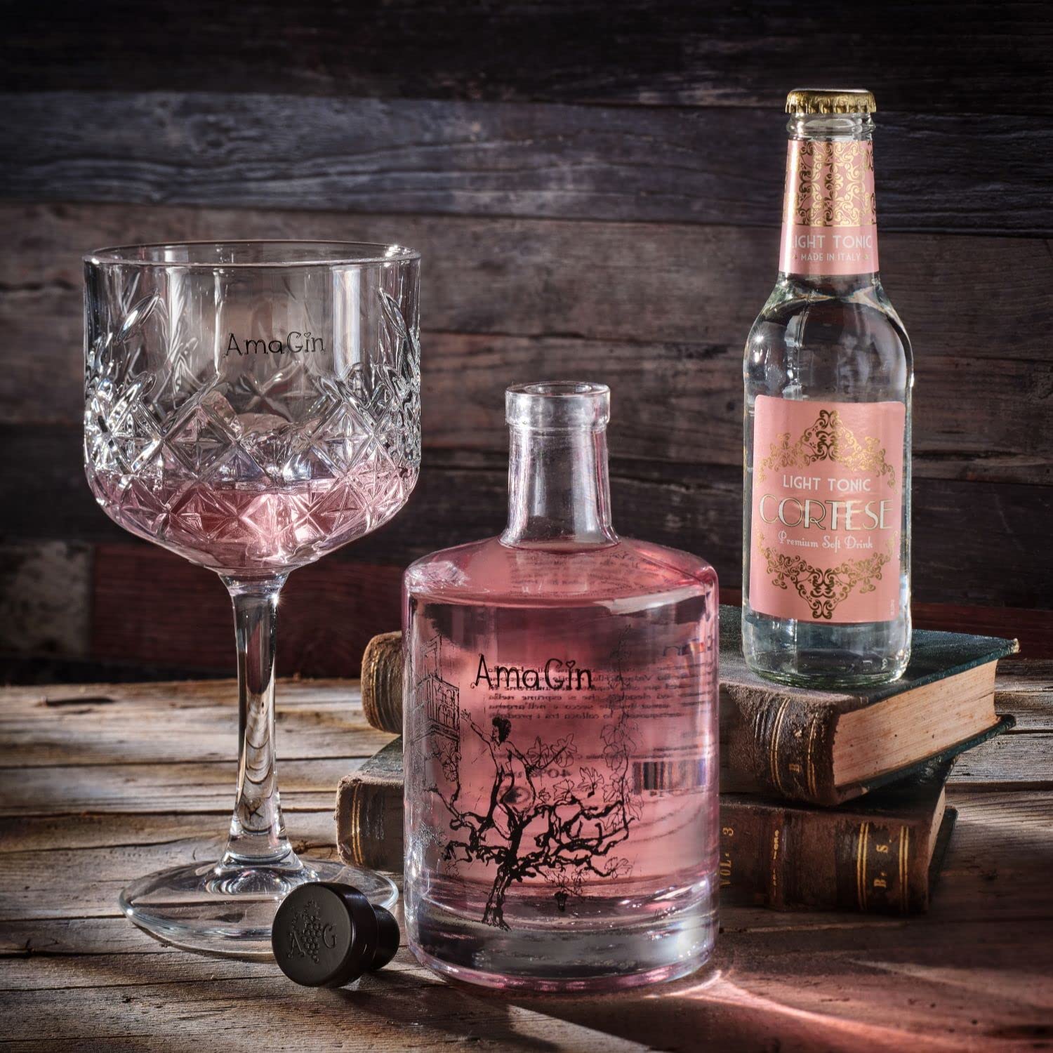 AmaGin Kit Cortese Light – Gin 500ml Con Confezione + 4 Toniche Cortese Light – Da Distillazione Uve Corvina e Rondinella (Amarone della Valpolicella DOCG) – 40% Vol – Made in Italy – Gin Tonic