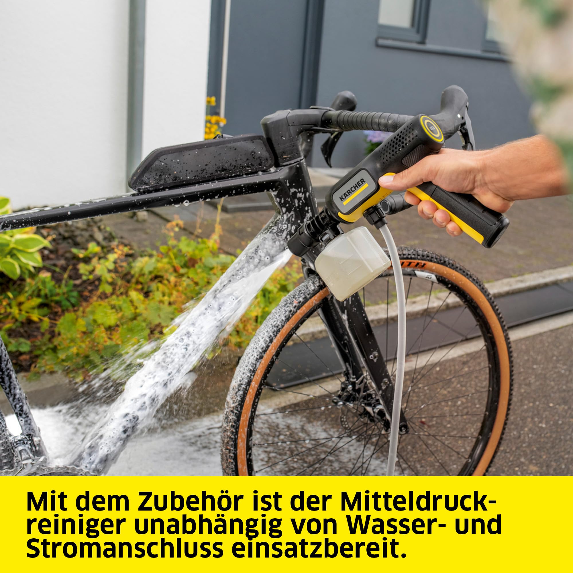 Kärcher Druckreiniger OC Handheld Compact Adventure, Mitteldruck, max. 15 bar, klappbar, USB-C-Anschluss, 150 l/h, Gewicht: 0,8 kg, 4-in-1 Multi Jet, Schlauch (5 m), Schaumdüse Pro, Wasserkanister