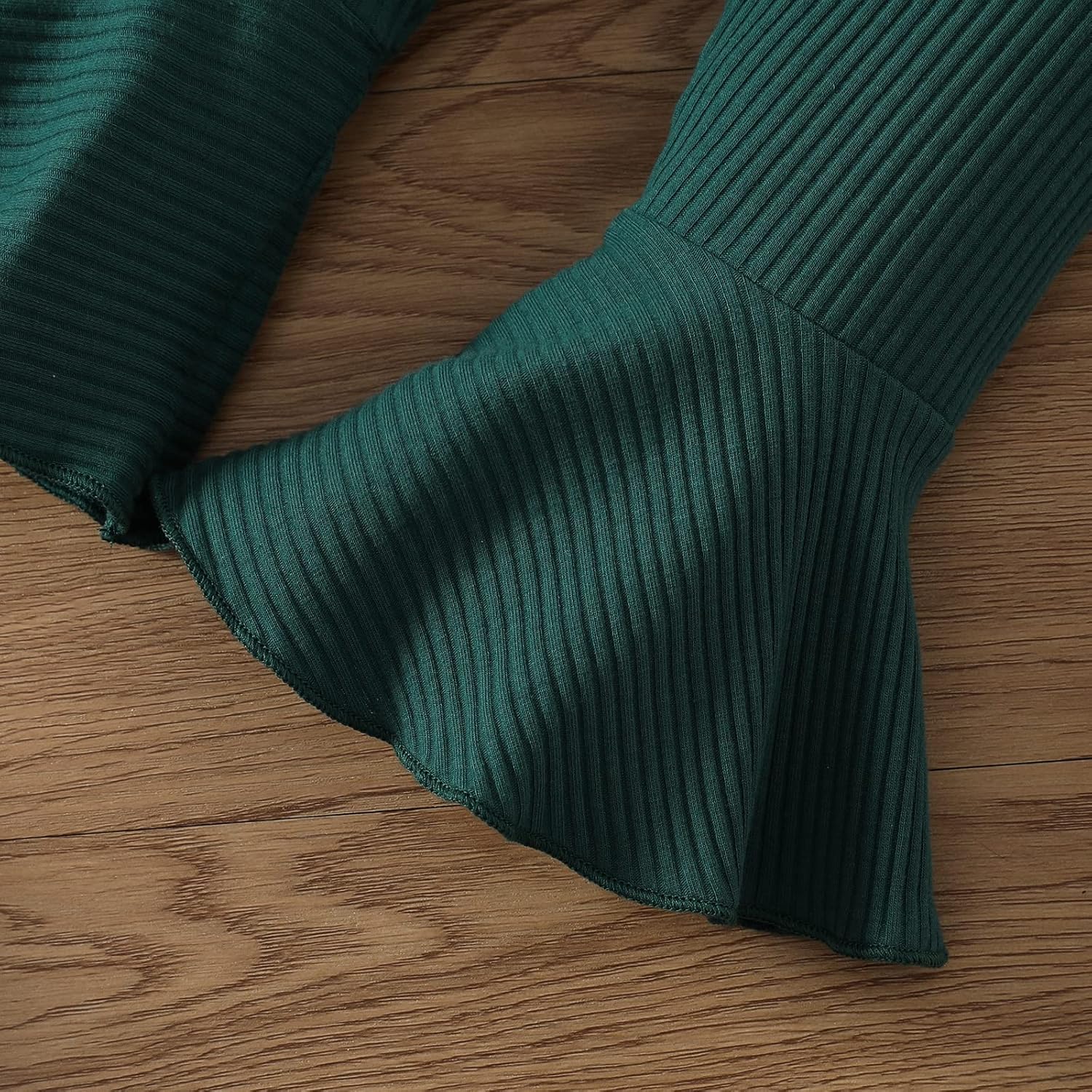 Sinda Merry Christmas Outfit Toddler Baby Girl Funny Letter Sweatshirt + Red Ruffle Bell Bottom Pants Christmas Clothes Set - Image 7