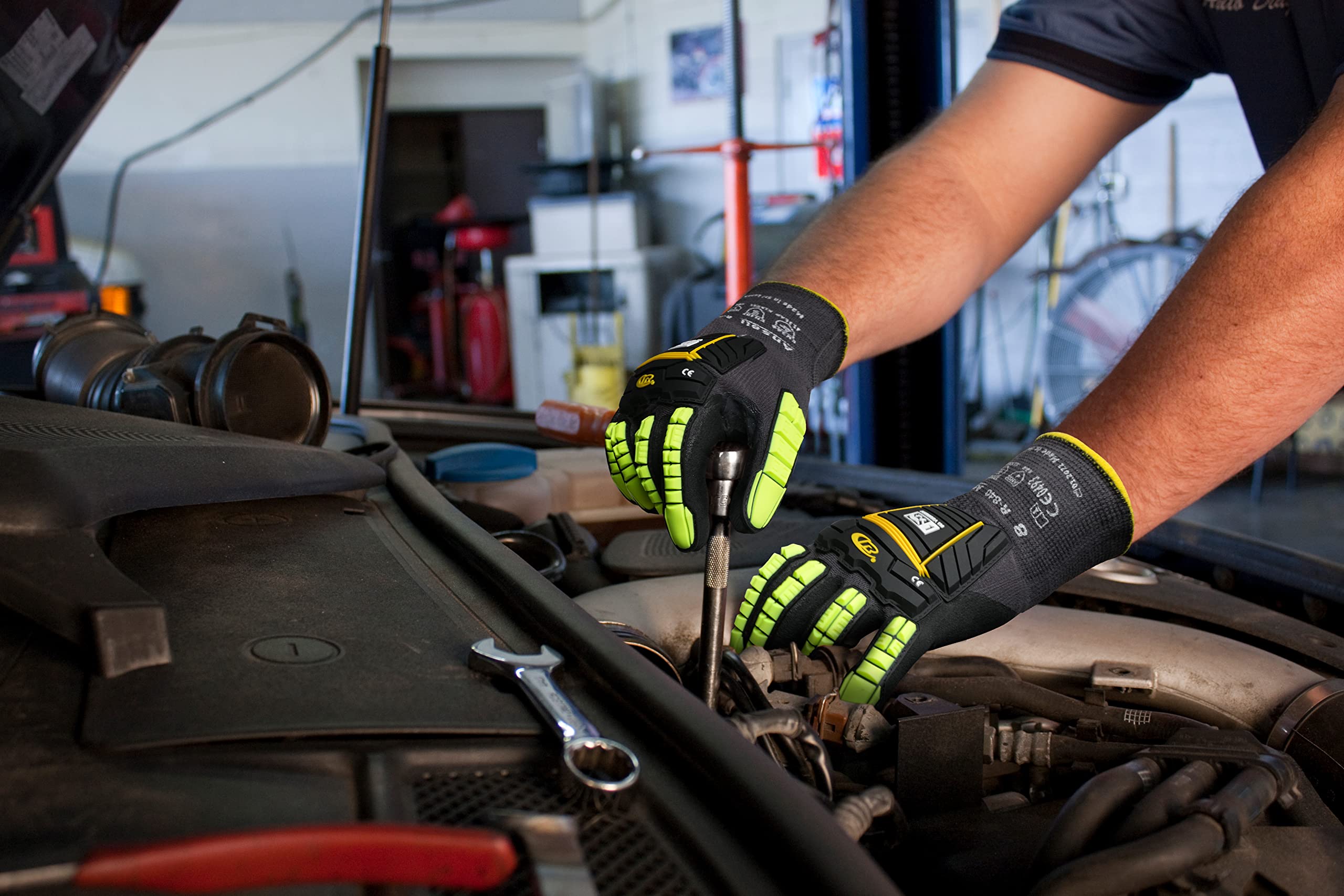 Ansell Ringers R840 Professional Work Gloves, Abrasion Resistant Nitrile Coating with Firm Grip - Image 3