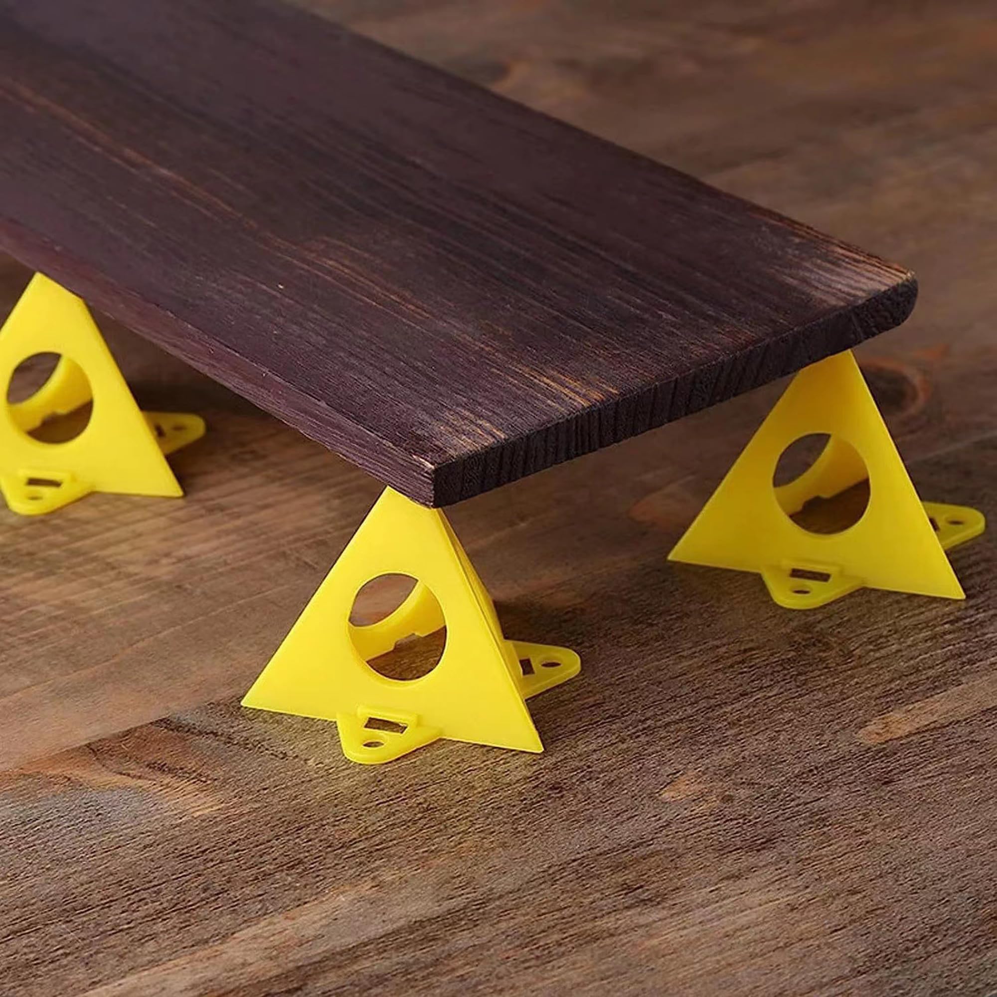 Supporti a Piramide in Plastica per Pittori Triangolari