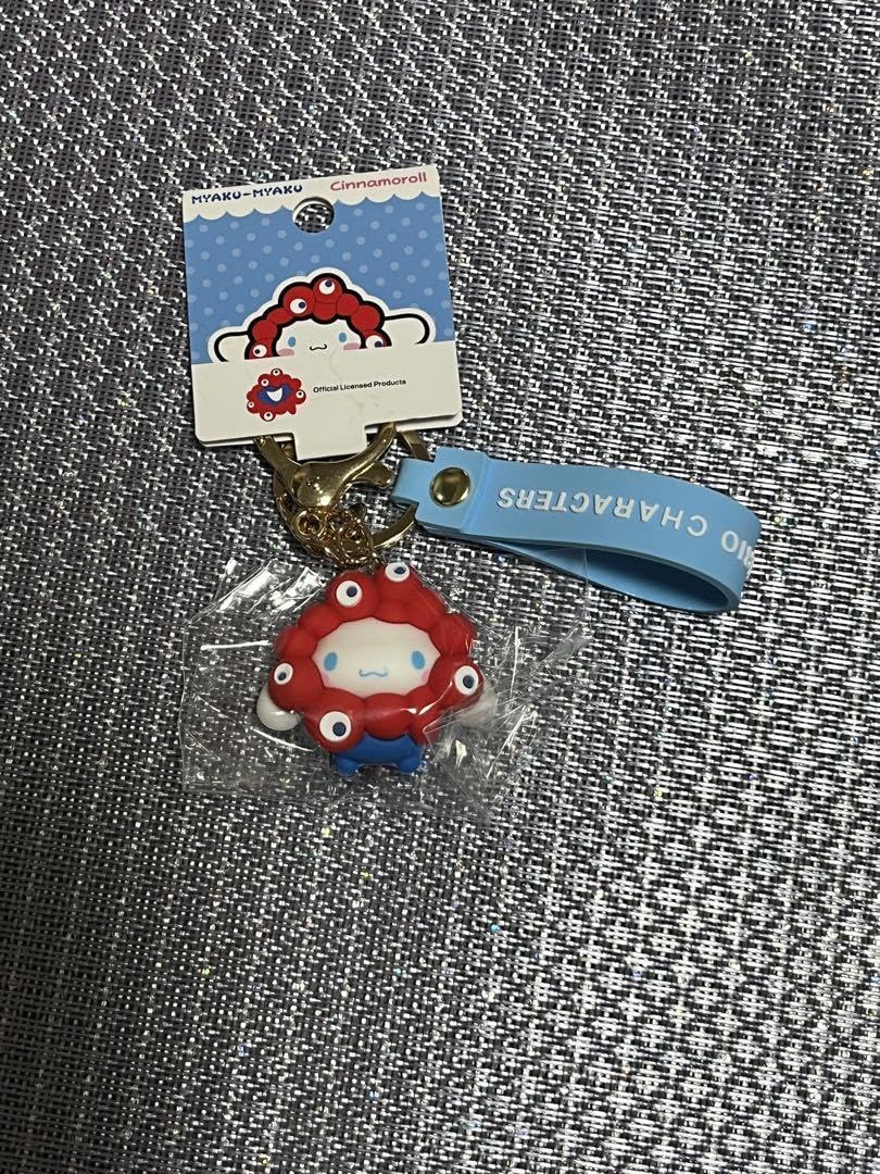 Amazon.co.jp: ミャクミャクシナモンロールキーホルダー : おもちゃ
