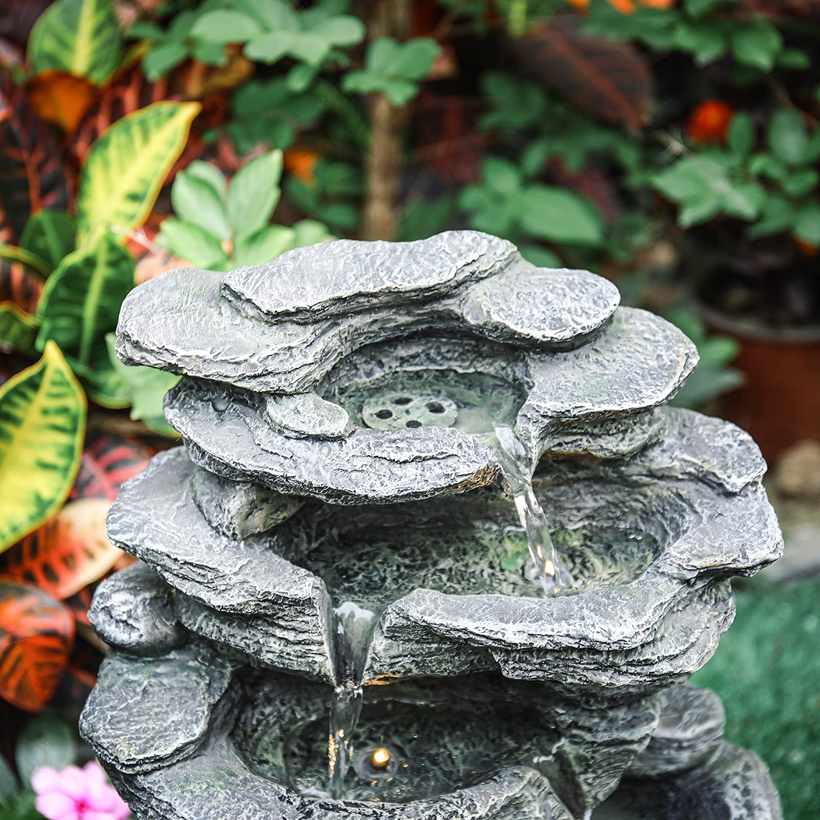BTGGG Solarbrunnen für Draußen, Kaskaden Steingarten Solar Springbrunnen Gartenbrunnen mit LED-Licht für Außen Solar Wasserspiel Wasserfall Brunnen mit Solarpanel für Garten,Teich,Terrasse
