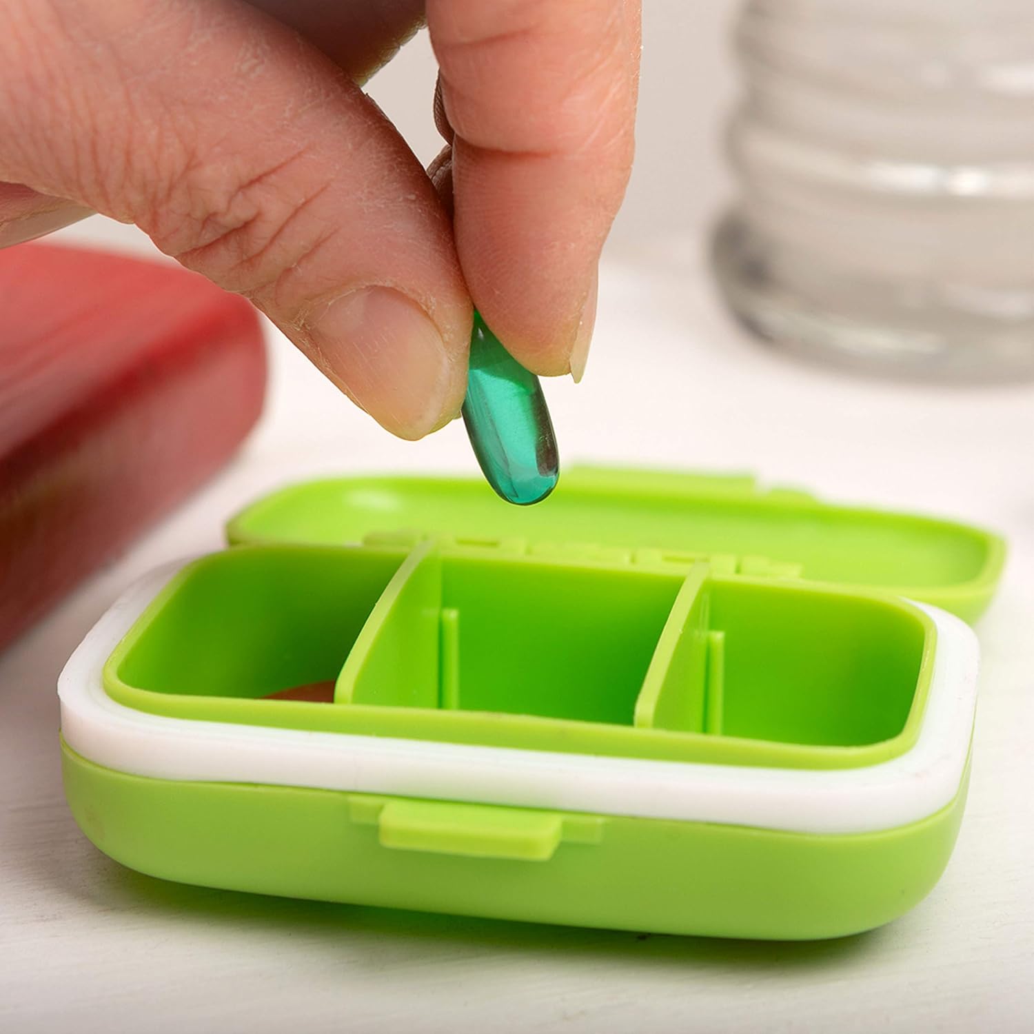 Bіg Sаlе Pill Box Dispenser sorter- 3 Large Removable Organizer compartments Travel Medication Carry Cases - Daily/Weekly Vitamin Medicine Pillbox organizar Reminder Boxes 7 Times a Day am pm containers