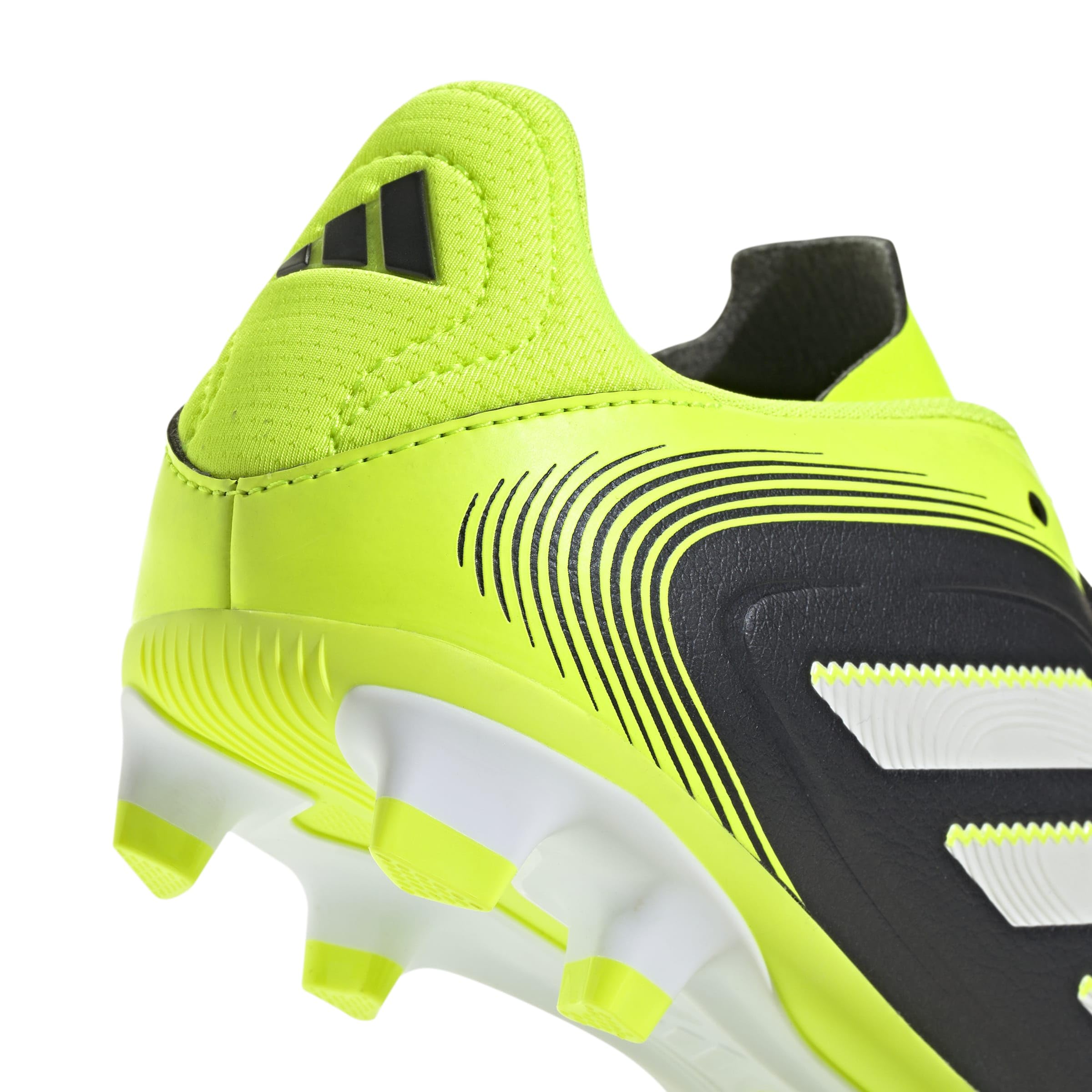 adidas Kids' Chaussure Copa Pure 3 Club Terrain Souple/Multi-Surfaces Enfants