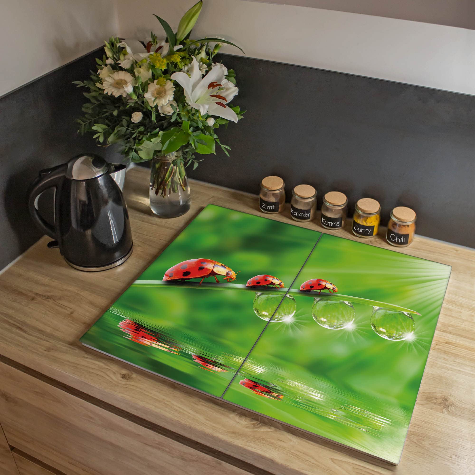 banjado Herdabdeckplatte Glas 2-teilig 60x52 cm, Kochfeld Abdeckung und Schneidebrett Ceranfeld aus gehärtetem Glas, pflegeleichter Spritzschutz Tiere allgemein mit Motiv Für Jeden Einen