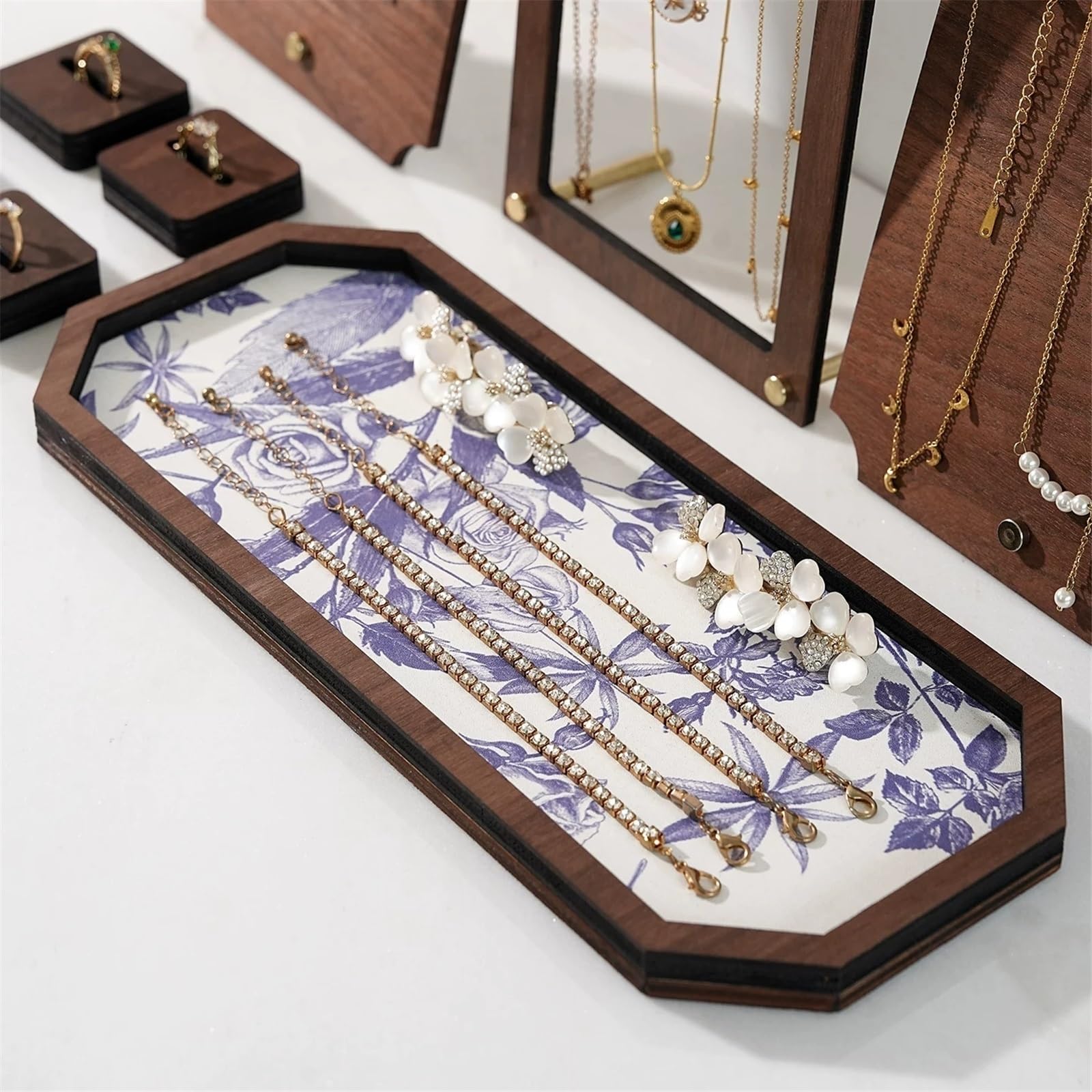 Estetyka 8 Pack Vintage Wooden Jewelry Display Stand Set