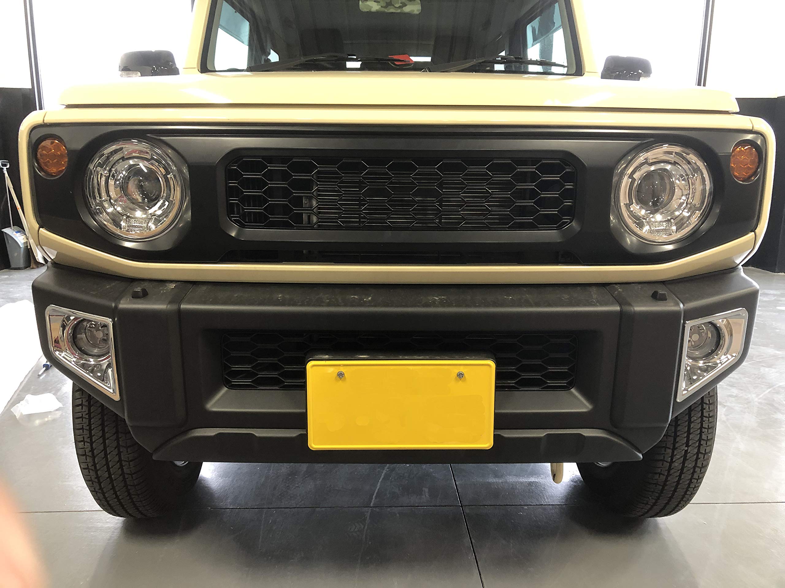 送料込み　ジムニー JB64W JB74W フロントグリル　マットブラック スズキ ジムニー ジムニーシエラ フロントグリル JB64W JB74W