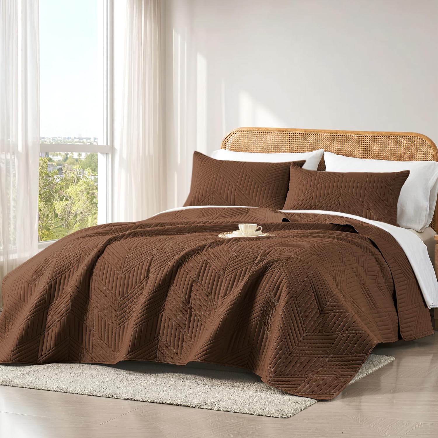 King/Cal King Quilt Set in Brown, Soft Reversible Microfiber Bedspread for All-Season Use in Bedroom or Dorm, Lightweight Modern Geometric Coverlet (1 Quilt, 2 Pillow Shams) - Image 2