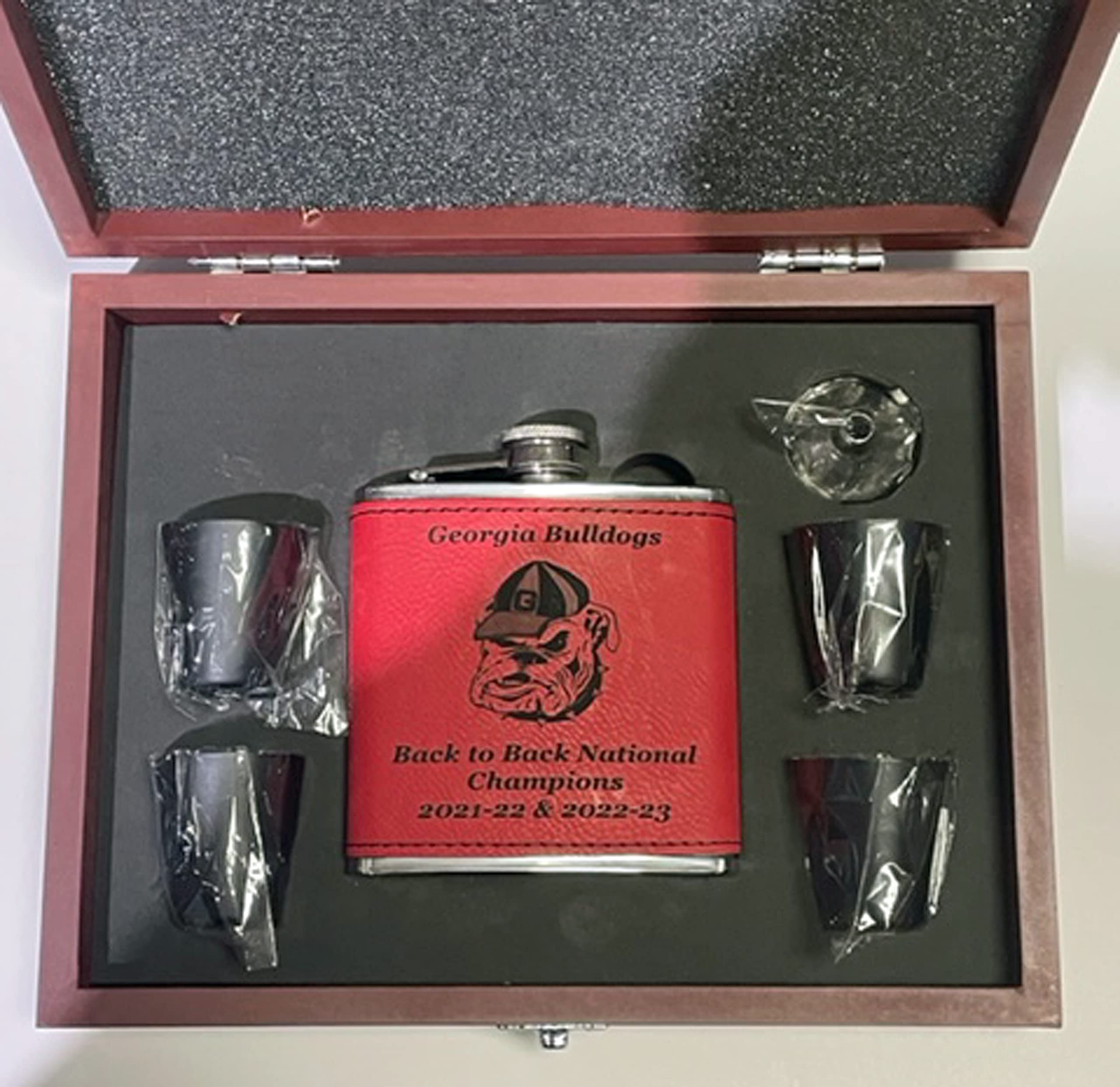 Georgia Bulldogs Back to Back National Champions 6 oz Flask in Rosewood Presentation box with 4 Stainless Steel shot glasses and a funnel