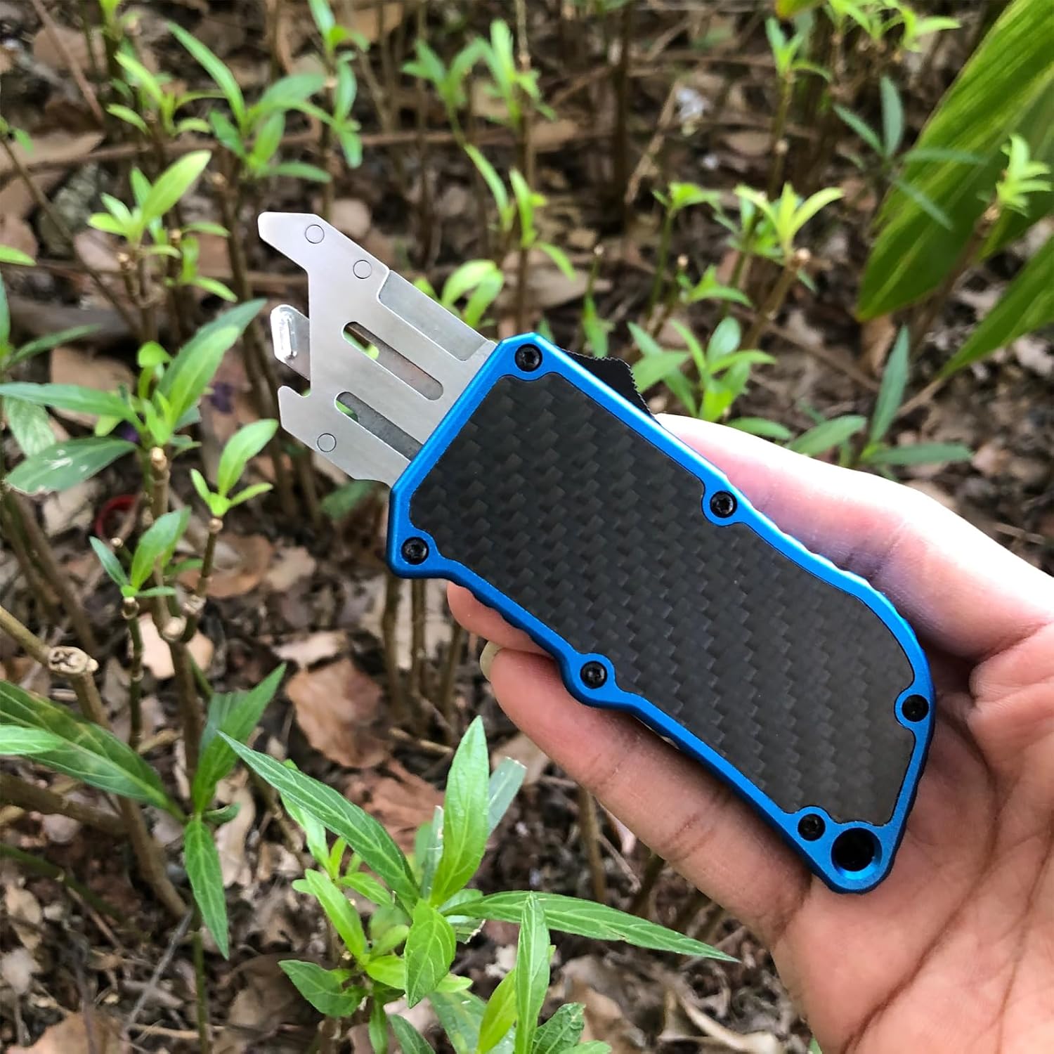 Caressolove Automatic Utility Knife, Green Razor Blades Pocket Knife, Box Cutters Retractable Heavy Duty, Premium Safety Push Button Knife with 5PCS Blades (Blue)