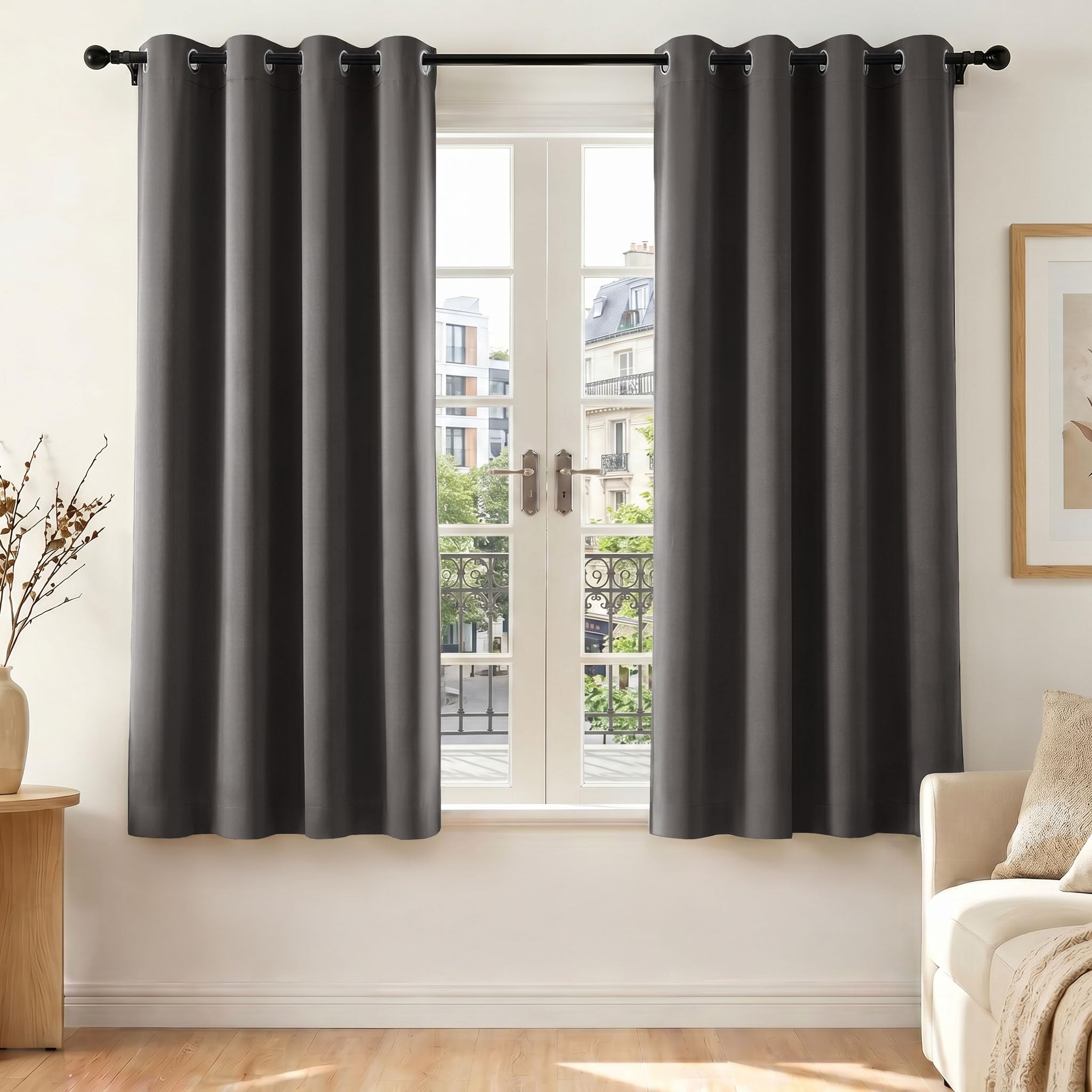 Deconovo Tende Oscuranti per Interni con Occhielli, 2 Pannelli 140x160 cm, Tende Termiche Isolanti per Camera da Letto e Soggiorno, Drappeggio Morbido ed Elegante, Grigio Antracite