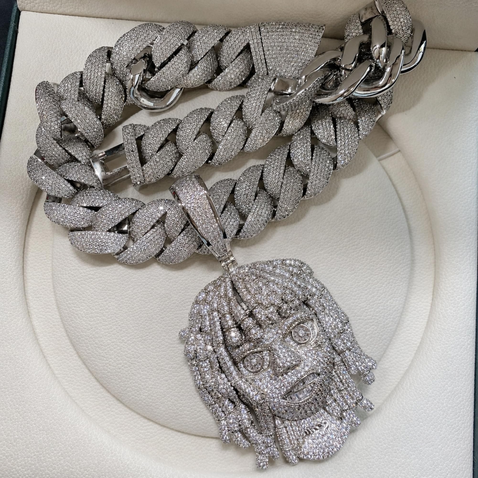 ICEDIAMOND Iced Out Dreadlocks Reggae Rapper Big CZ Diamond Pendant con catena cubana, completamente intarsiato Shine 5A Zirconia Hip Hop Charm Gioielli per gli uomini