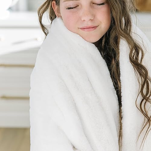 Miniatura 5 de Minky Designs - Manta de oso polar de visón  Manta ultrasuave de piel sintética para sofá, cama y hogar  esponjosa, cálida y lujosa  Colección Posh