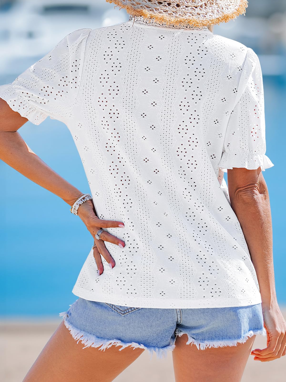 CUPSHE Camicette da donna a maniche corte a sbuffo in pizzo con scollo a V e bottoni camicie eleganti abiti estivi da donna top