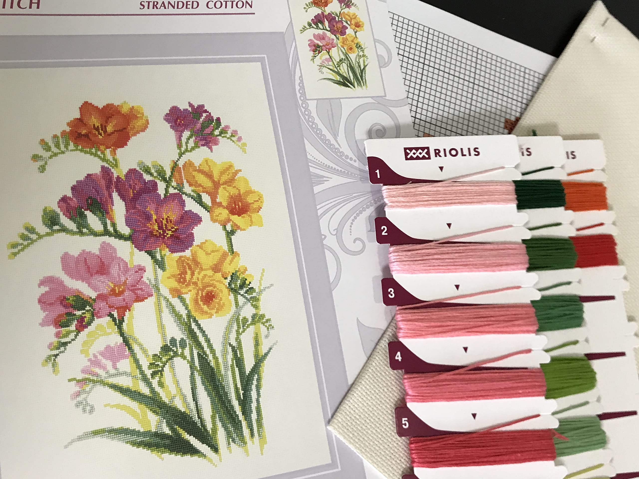 Riolis Freesias - Juego de punto de cruz, 25 x 33 cm, 18 unidades