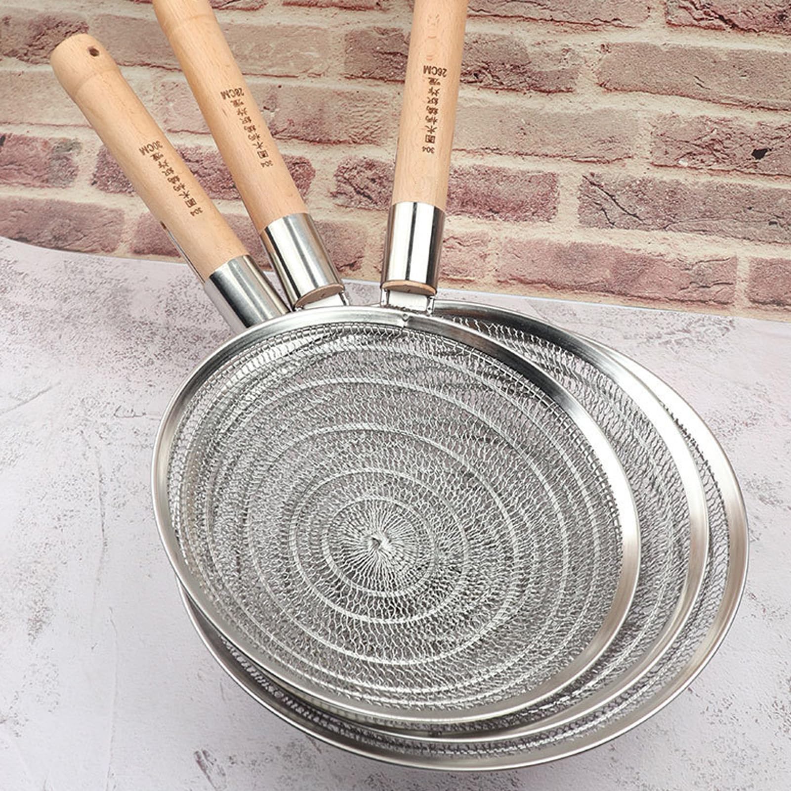 Cuchara coladora de acero inoxidable, herramienta de cocina duradera para freír, cuchara coladora de acero inoxidable 304, colador de malla con mango de madera (Diámetro 30 cm/11,8 pulgadas)