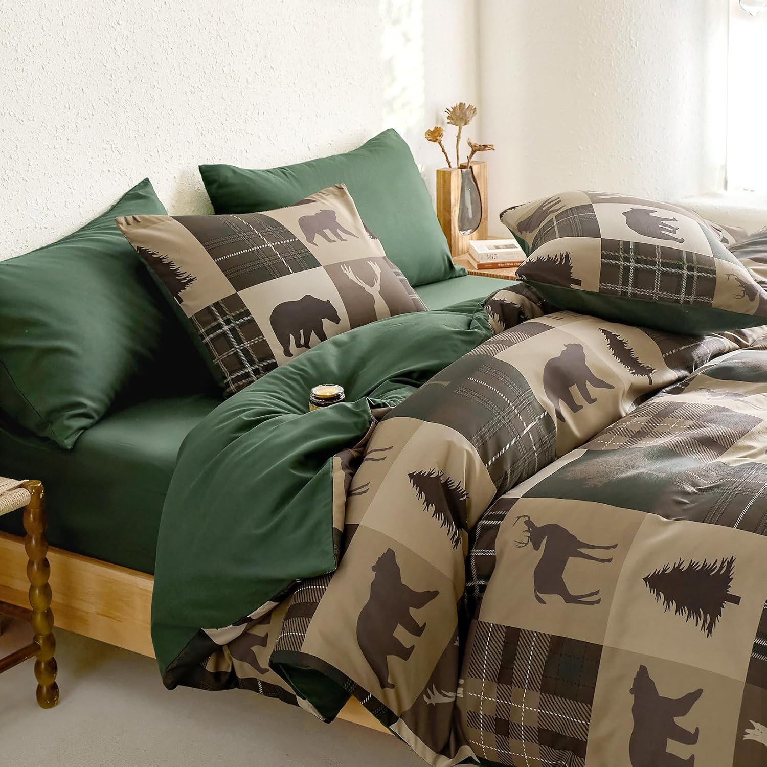 Wake In Cloud - Rustic Duvet Cover Set, Cabin Christmas Lodge Western Country Bear Deer Holiday RV Outdoor Winter Theme, Soft Lightweight Bedding, 3-Piece, Green Brown, King Size - Image 5