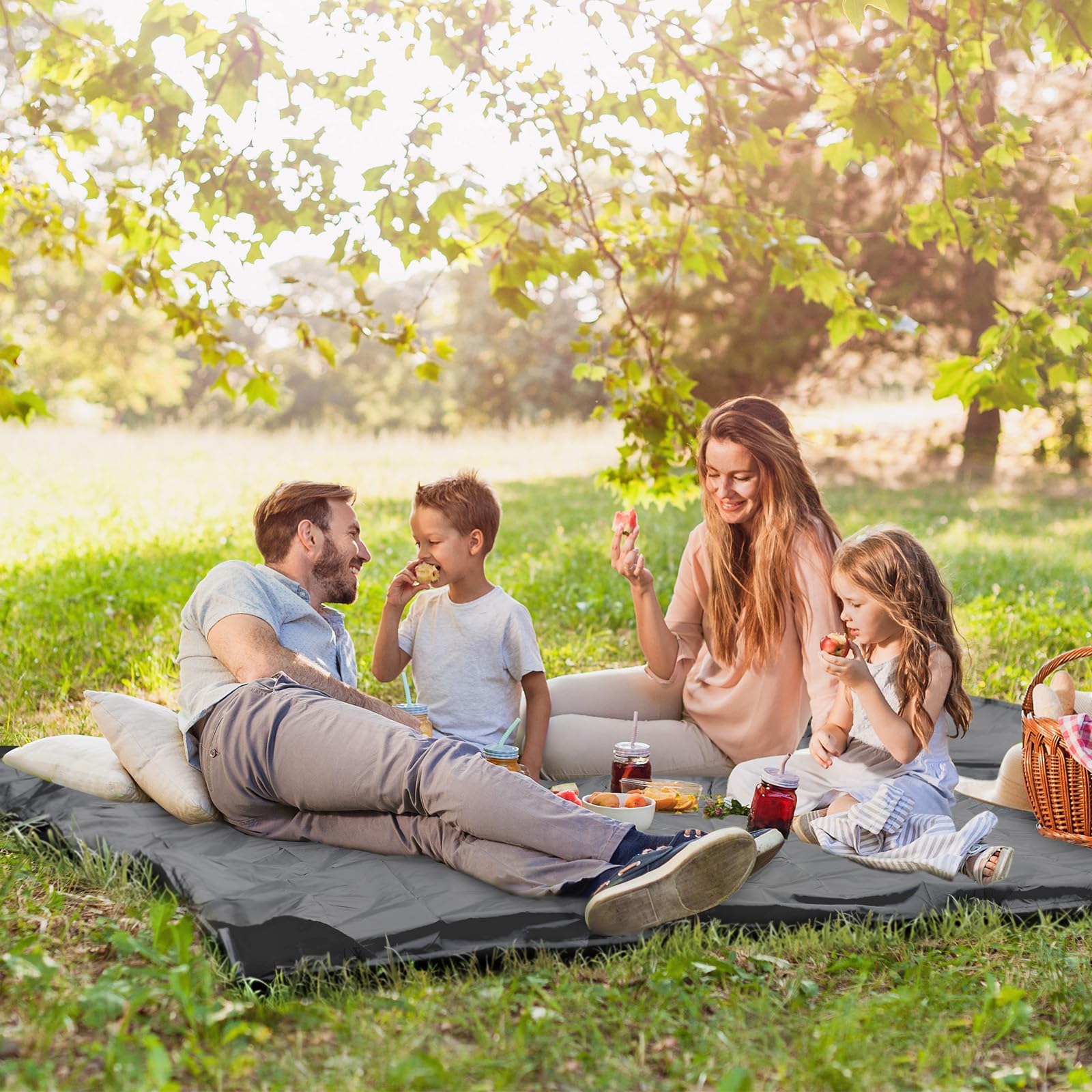 Siegvoll Picknickdecke 210 x 200 cm, mit praktischem Karabiner Ultraleicht ultradünne tragbare Stranddecke, Outdoor Decke für Strand, Picknick, Camping und Wandern (Grau)