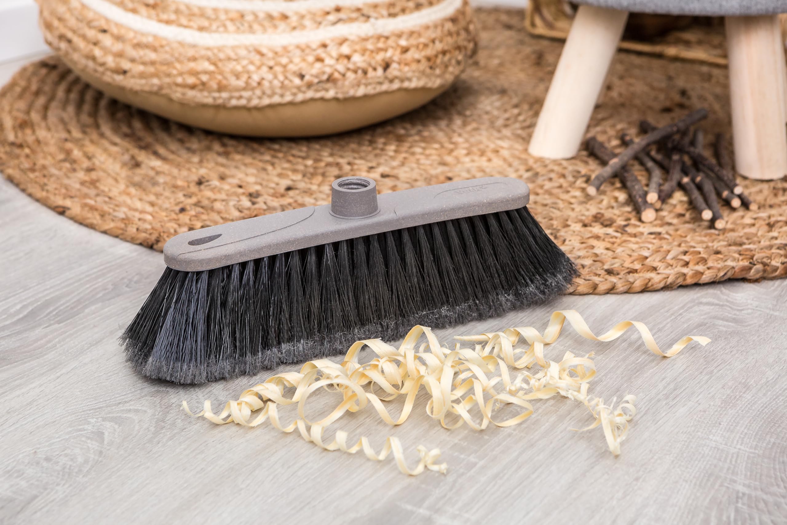 York Besen Mit 120cm Stiel - Ökologischer Kehrbesen Aus Recyceltem Plastik & Holzspänen