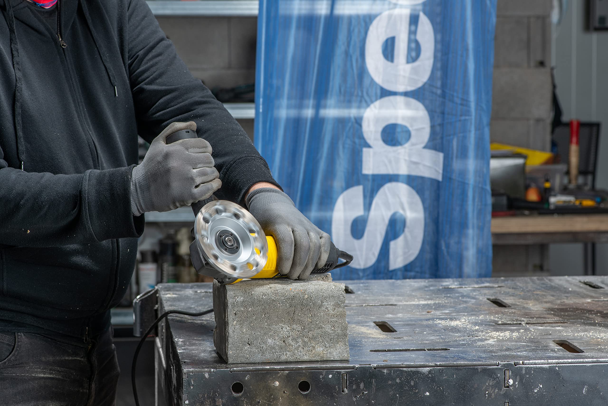 Diamant Schleifscheibe 125 x 22.23 mm für Winkelschleifer von Specialist+ I Diamant Schleiftopf für Stein, Beton, Fliesenkleber, Granit, Mauerwerk