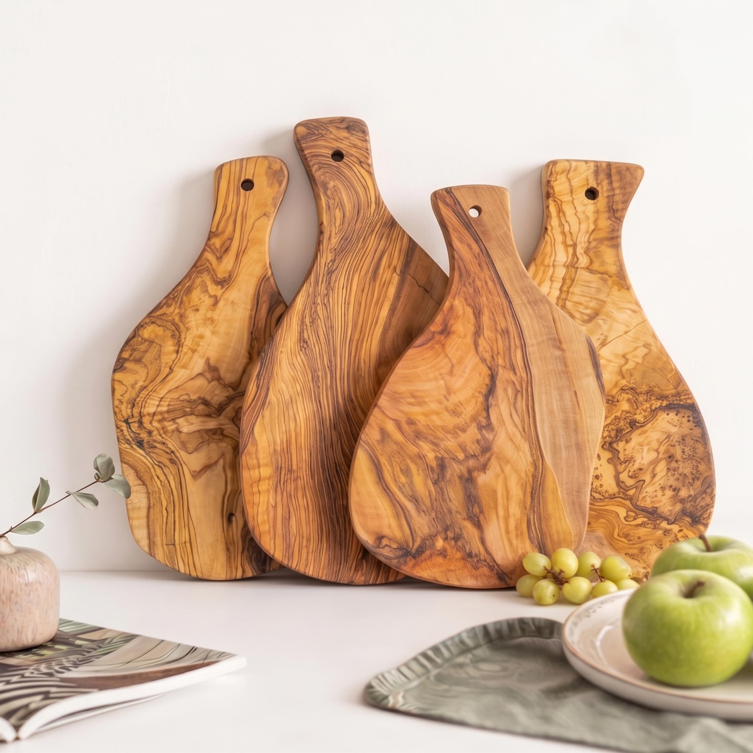 Erreke Tabla de Madera de Olivo Natural, Set de 4, 28 x 13 cm, Uso Diario | Set de 4 Tablas Pequeñas. Tabla Madera Cocina. Servir Quesos Embutidos Tapas. Estilo Mediterráneo. Para Cocina y Mesa