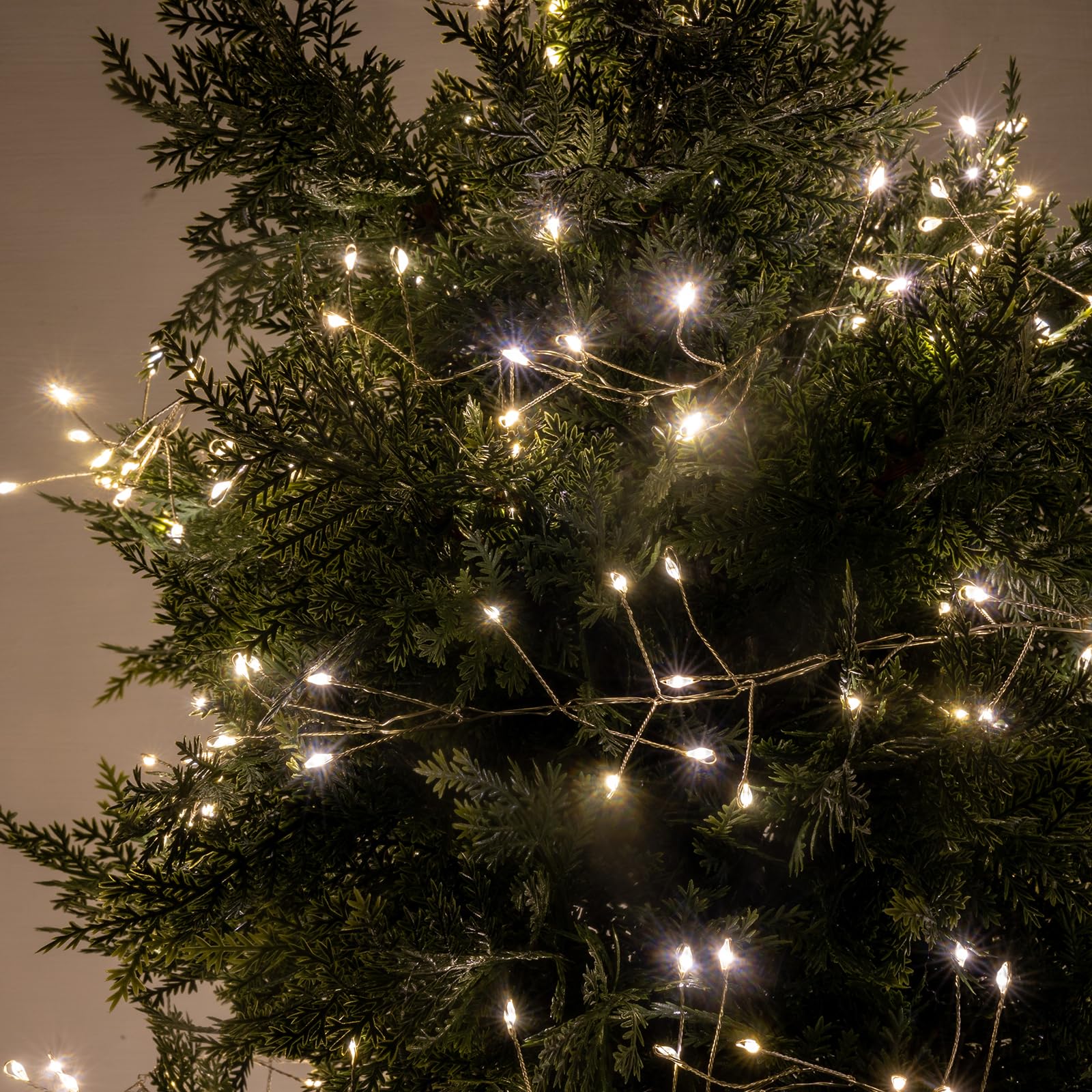 Luccika LED Cluster Lichterkette, Mikro-LED Traubenform, 8 Leuchtmodi, Metallkabel, Innen- und Außenbereich, Weihnachtsbaum Dekoration, Mehrfarbig (Warmweißes Silberkabel, 10M)