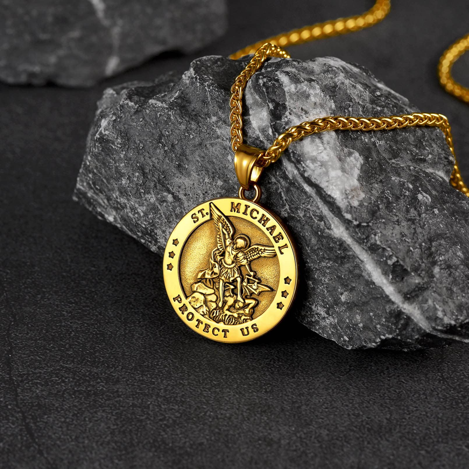 FaithHeart Collar San Miguel Arcángel Acero Inoxidable 316L Hombre Joyería Religiosa Cristiana Talismán de Protección Soldados Militares