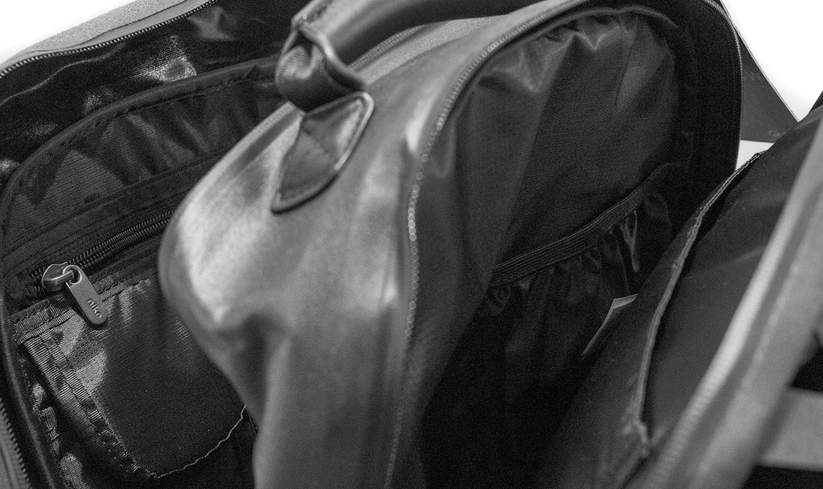 Nike NSW Cheyenne 2000 Eugene Leather Backpack BA4385-030 Black