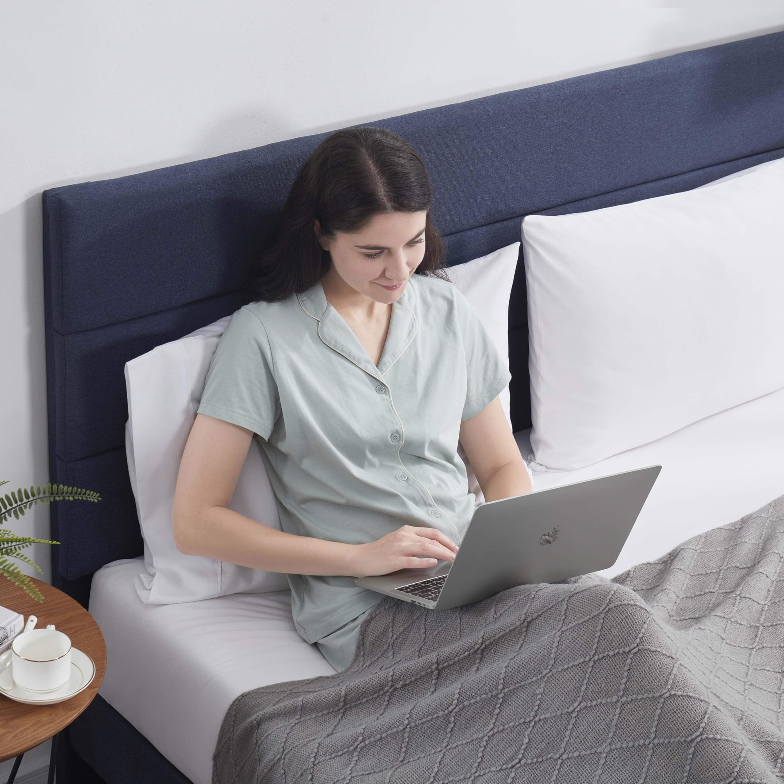 HOJINLINERO Struttura letto queen size con testiera, struttura in metallo con piattaforma queen size con contenitore, senza bisogno di molle, doghe in