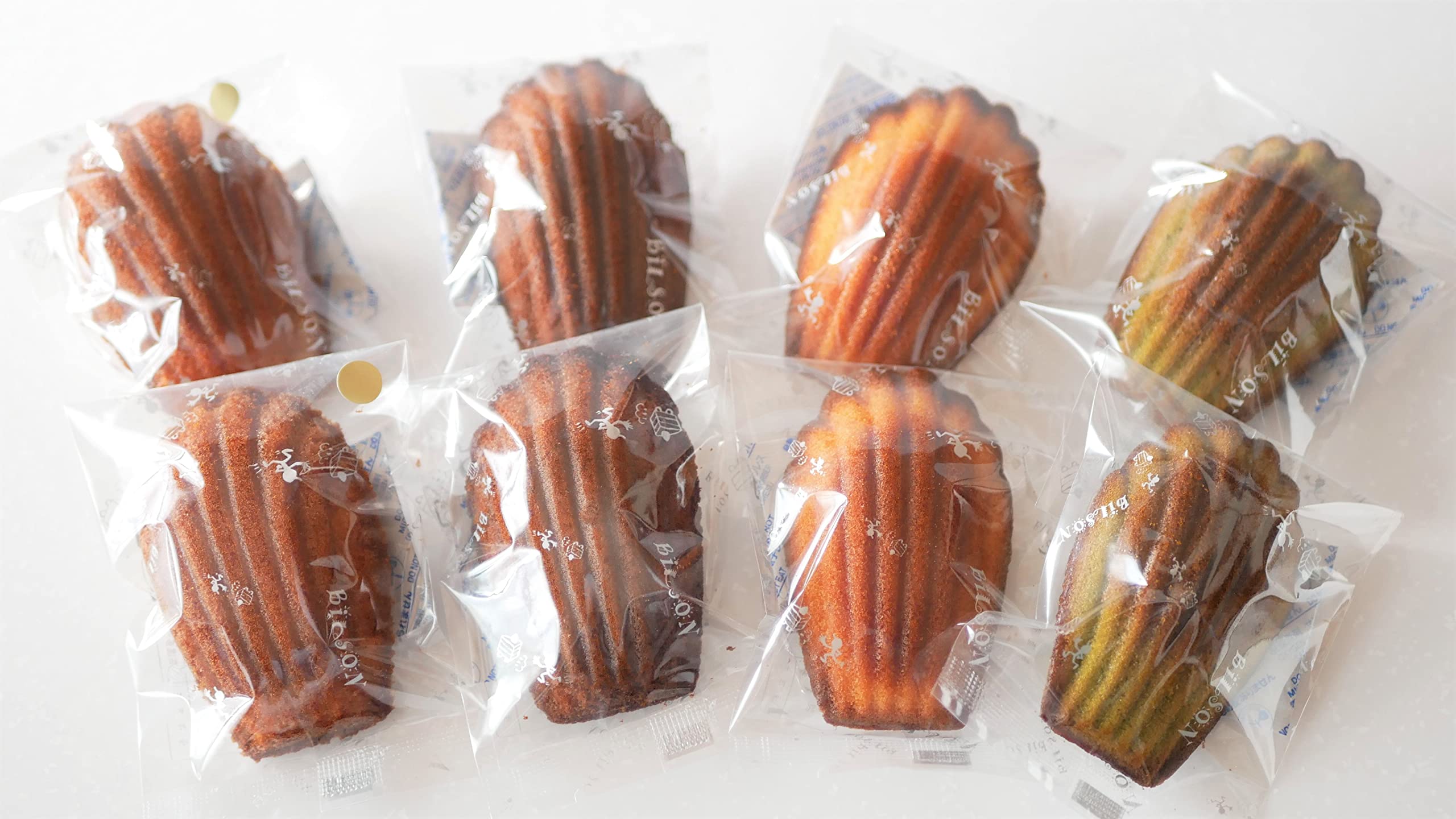 Amazon.co.jp: 4種の濃厚マドレーヌ詰め合わせ【8個入りギフトBOX  