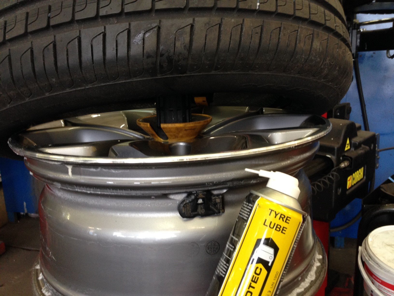 innotec Tyre Lube montaje Spray Lubricante para goma Piezas Montaje/Desmontaje superconcentrado 500 ml Sprühdose