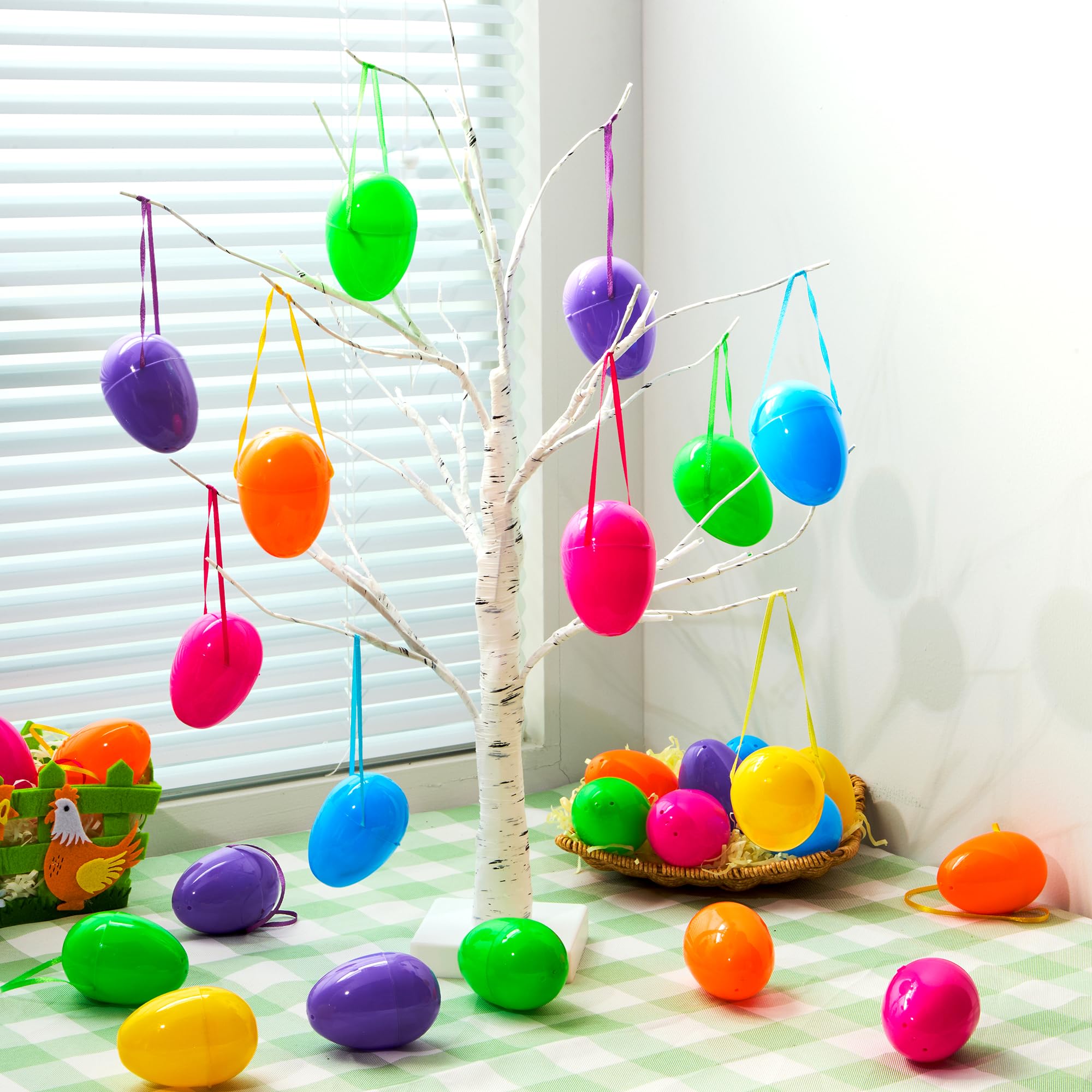 JOYIN 36 uova di Pasqua da 8 cm con nastro per appenderle, uova di plastica colorate vuote riempibili, gusci d'uovo luminosi per caccia di Pasqua, riempimenti per cesti, decorazioni per albero da