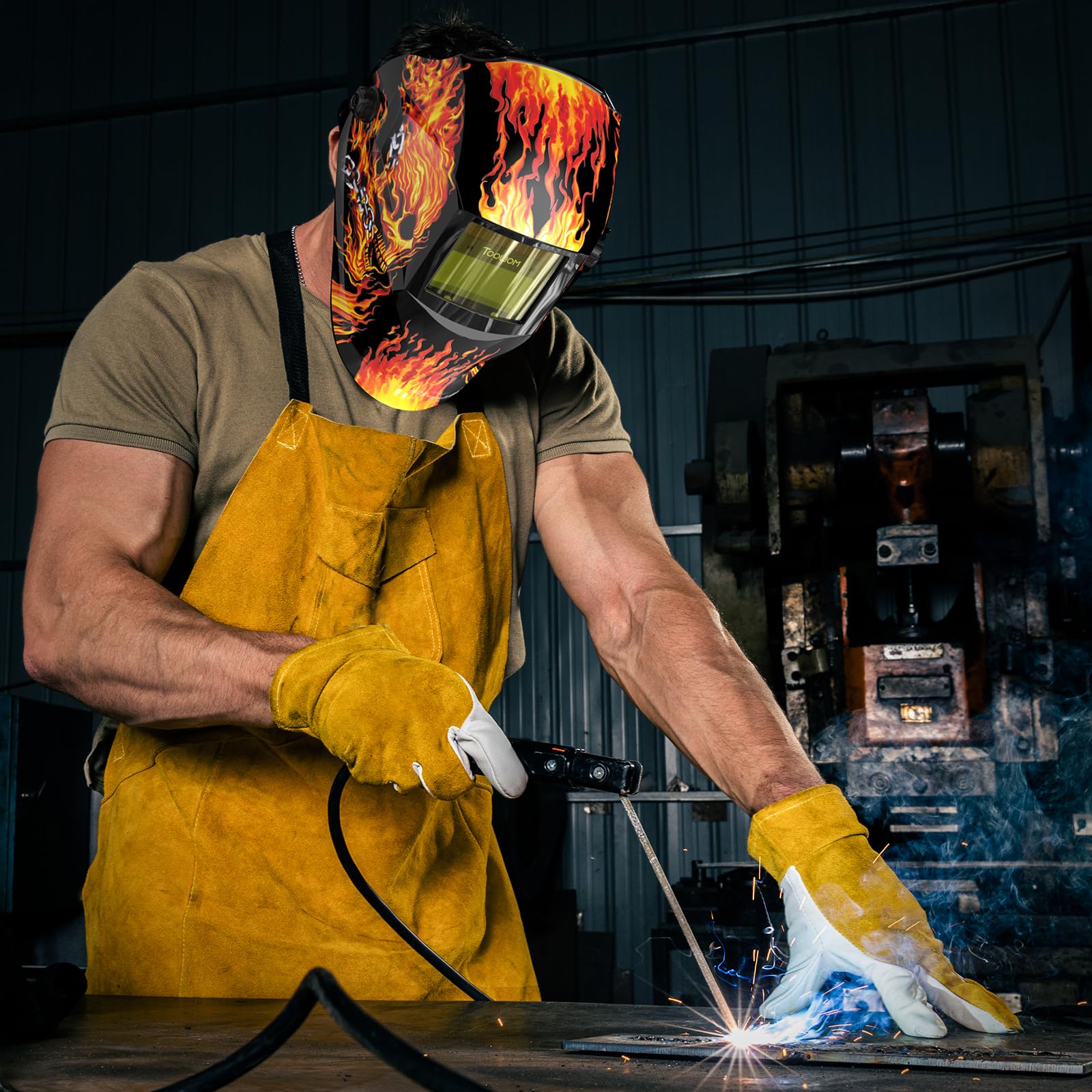 TOOLIOM Casque de soudage à Couleur véritable Masque de soudage Auto-obscurcissant avec Une Gamme d'ombres de 9-13 Capuchon de soudage à Alimentation Solaire Style crâne Flamboyant pour TIG MIG Arc