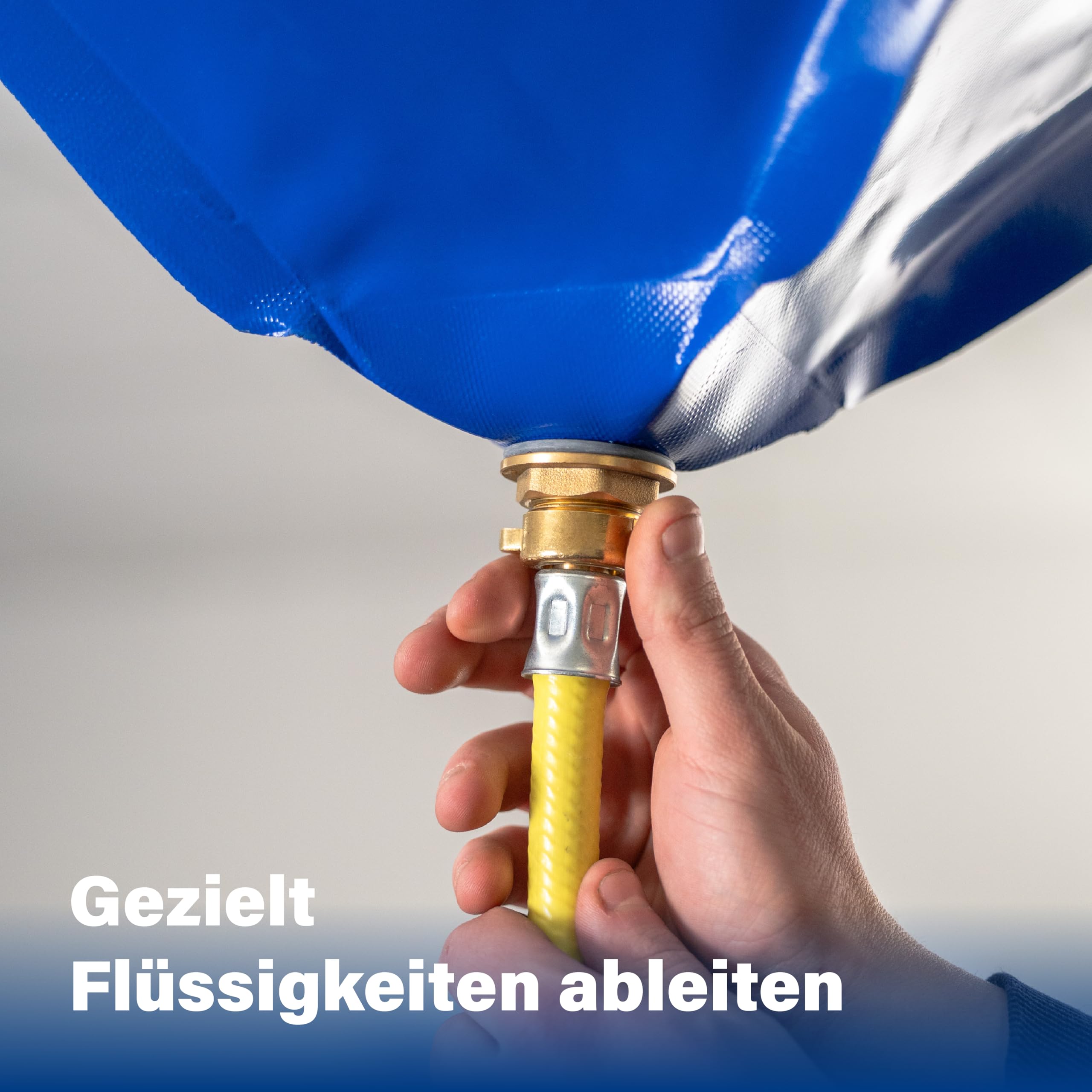 DERBLAUE® Trichter 40 × 40 cm, ca. 25 l, 3/4-Zoll-Anschluss | mit höhenverstellbarem Aufhängesystem, stabil im Einsatz dank Fiberglasstäbe, mit einsetzbarem Filtersieb, geringes Packmaß